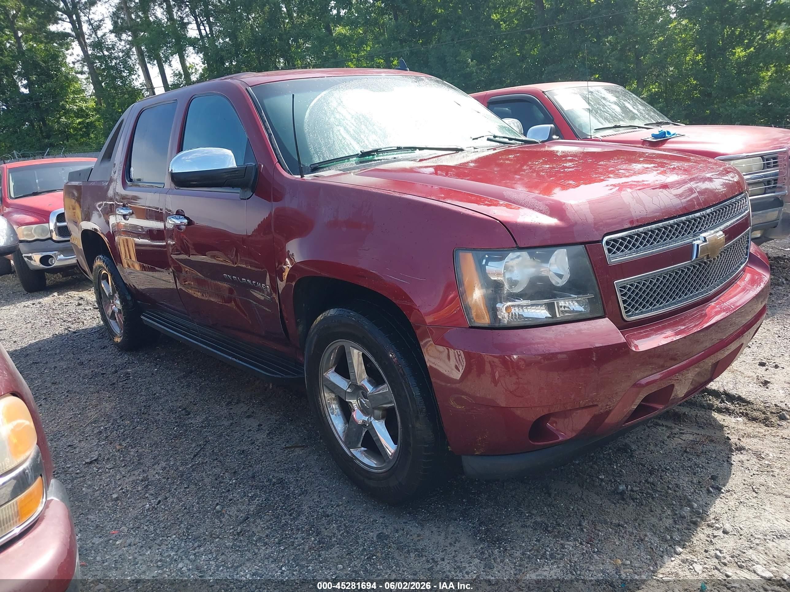 2008 Chevrolet Avalanche LTZ, VIN 3GNEC12J48G187671 — Rear end