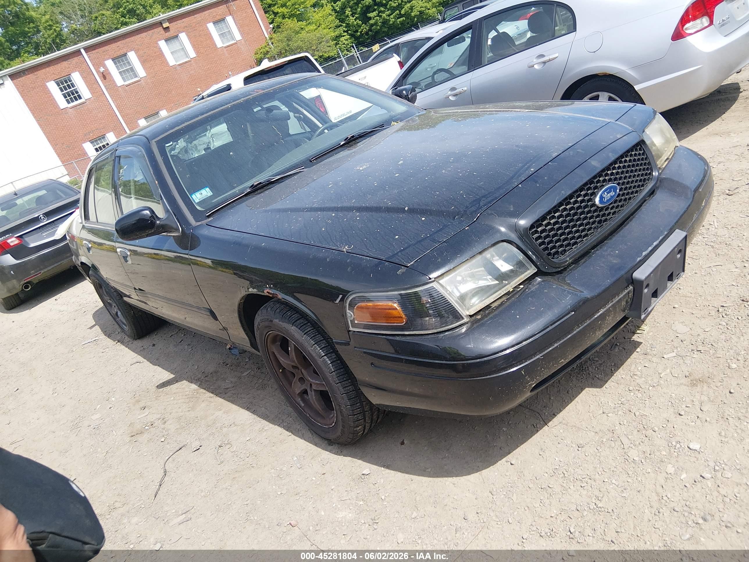2011 Ford Crown Victoria LX, VIN 2FABP7EVXBX147826 — Normal wear