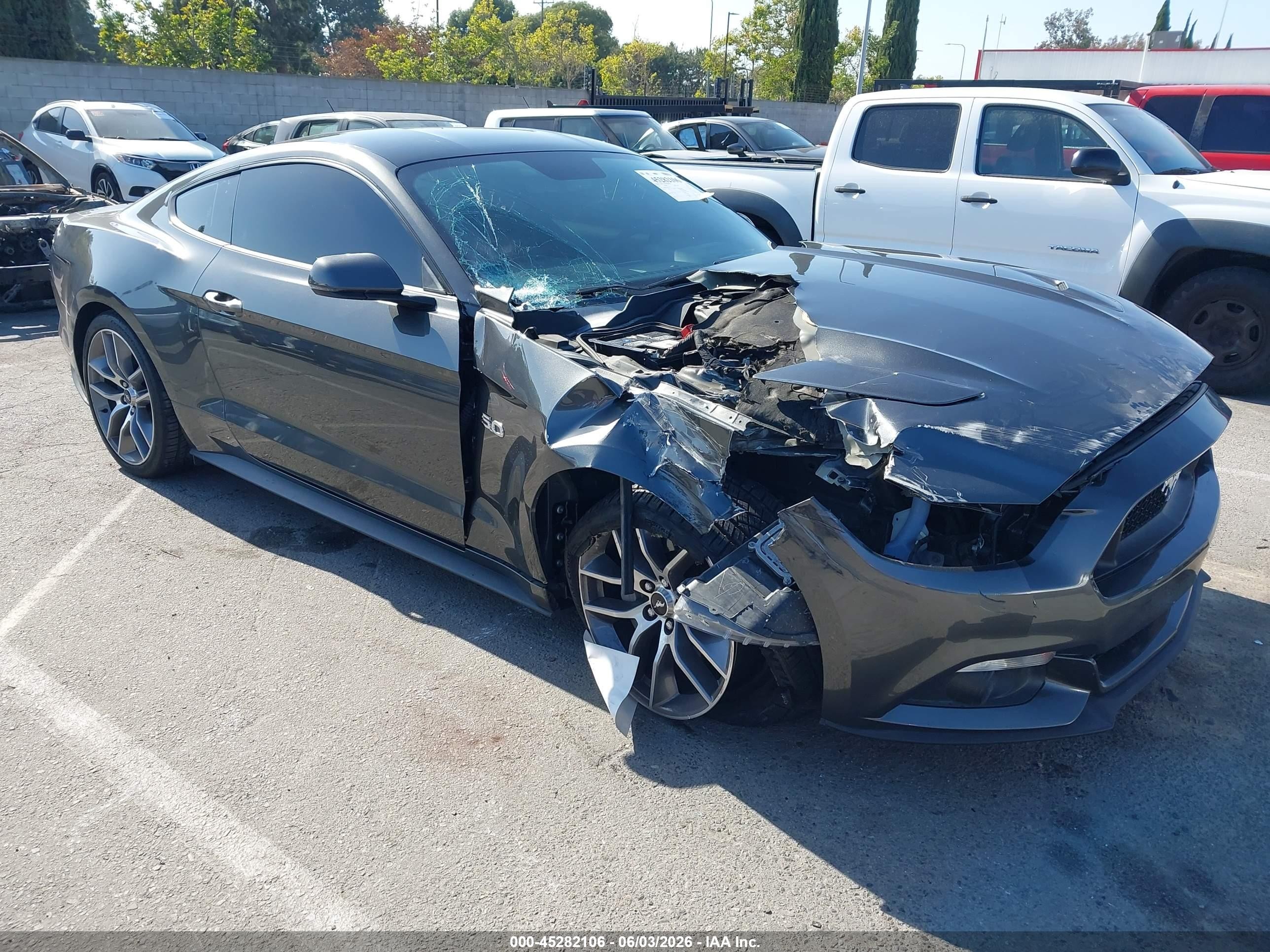 2017 Ford Mustang GT, VIN 1FA6P8CF8H5310003 — Перед