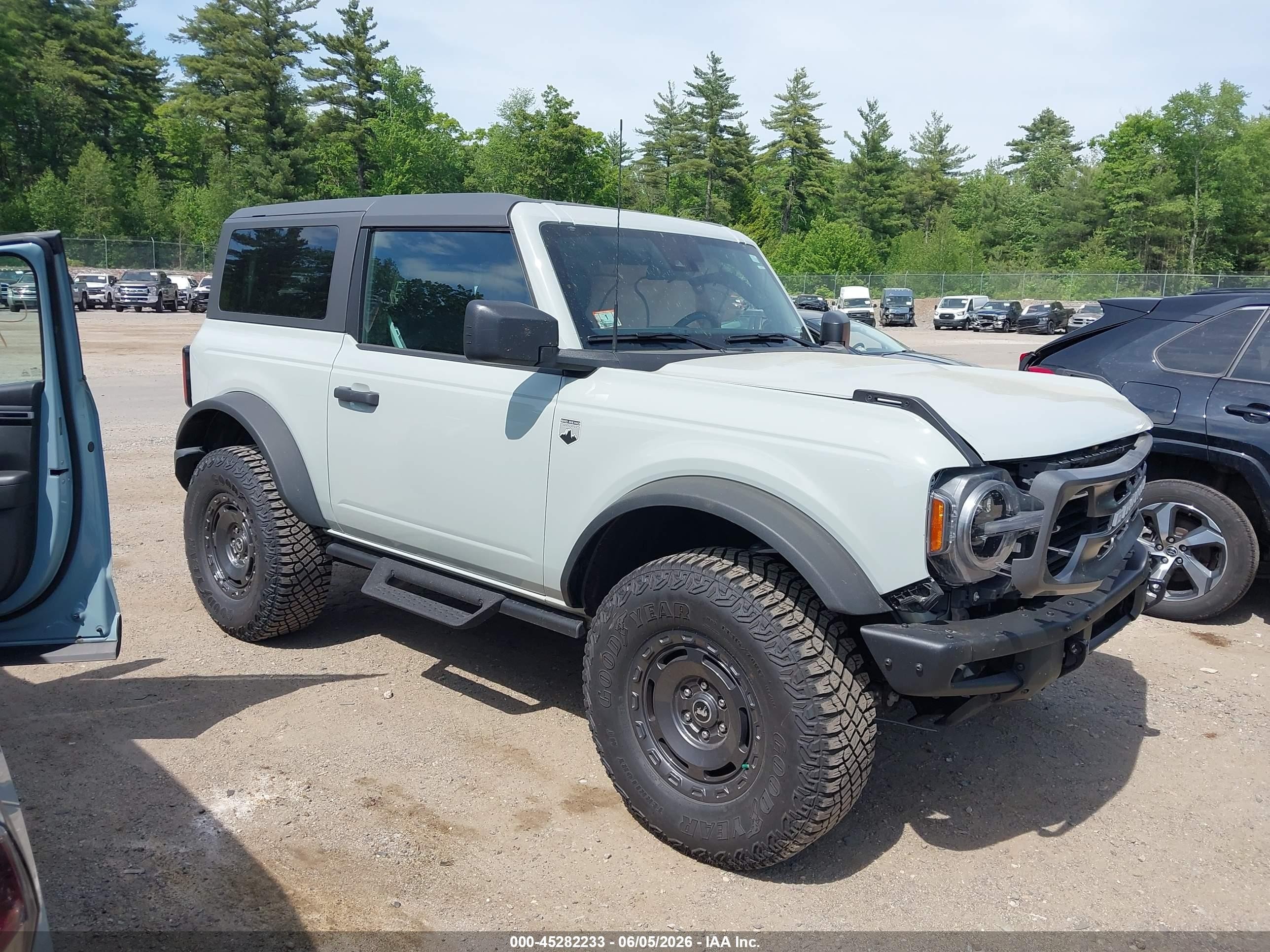 2024 Ford Bronco Big Bend, VIN 1FMDE7AH4RLA95931 — Front end