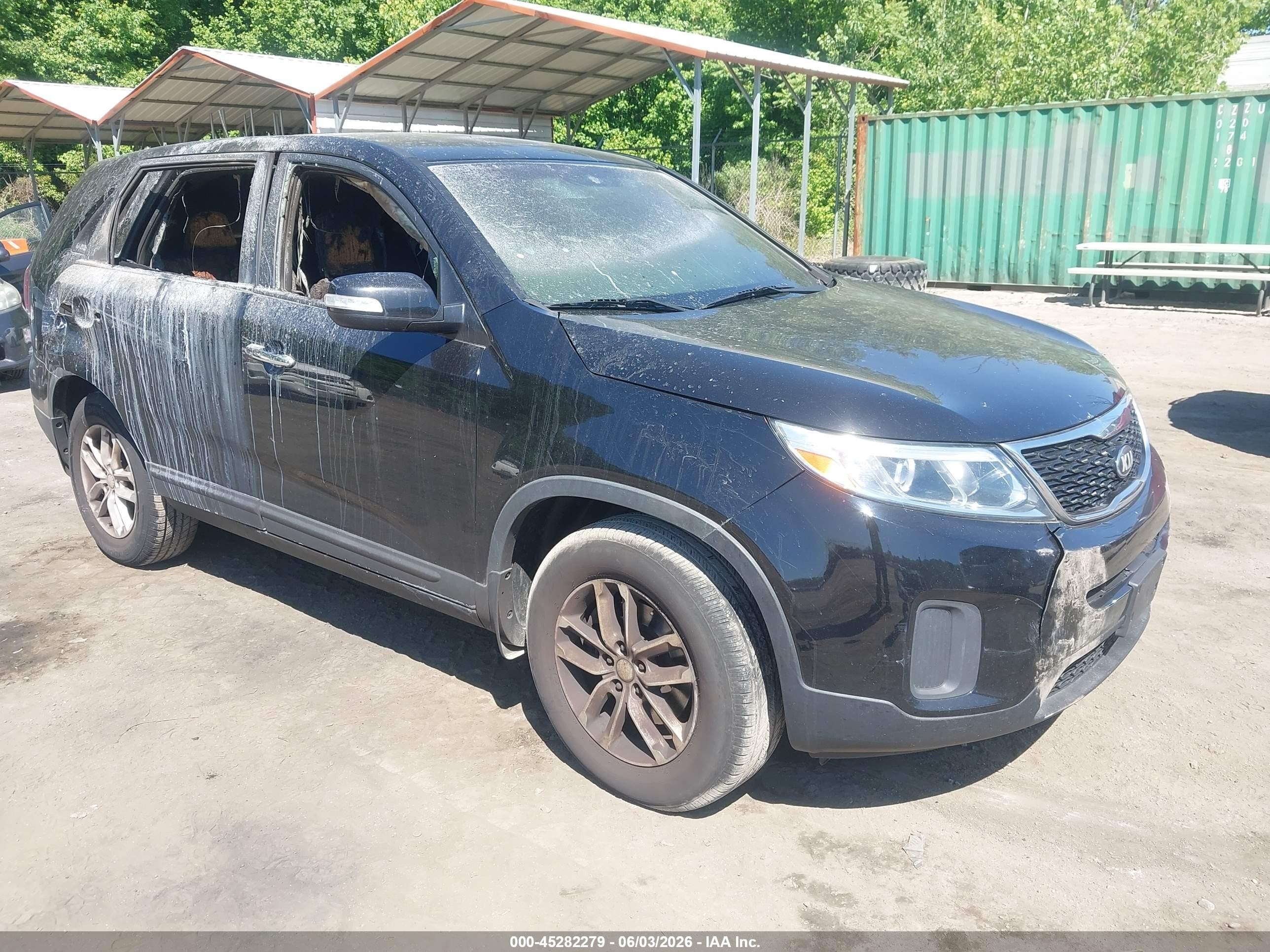 2014 Kia Sorento LX, VIN 5XYKT3A69EG487253 — Пожар в салоне