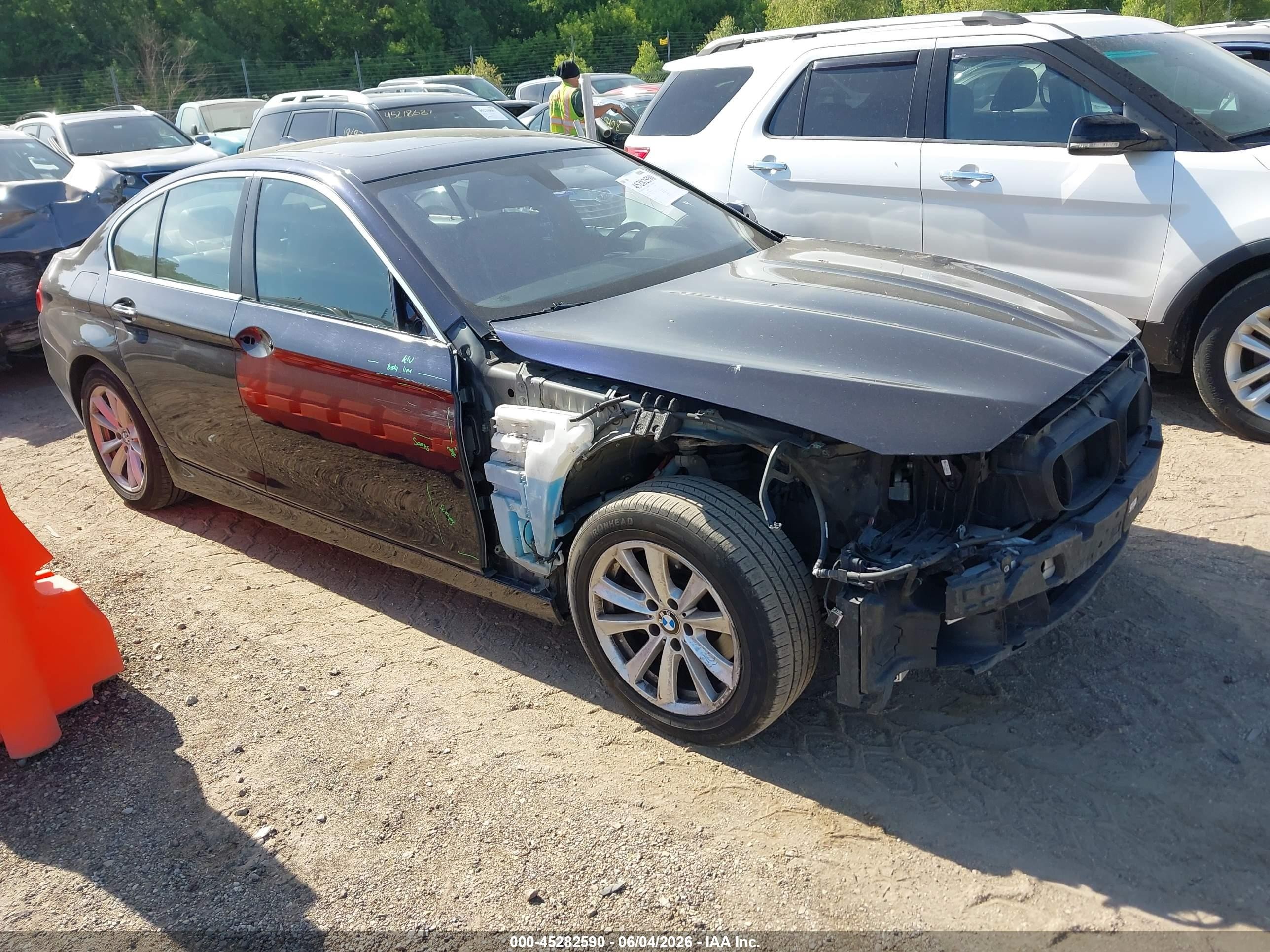 2014 BMW 5 Series 528i xDrive, VIN WBA5A7C5XED612268 — Front end