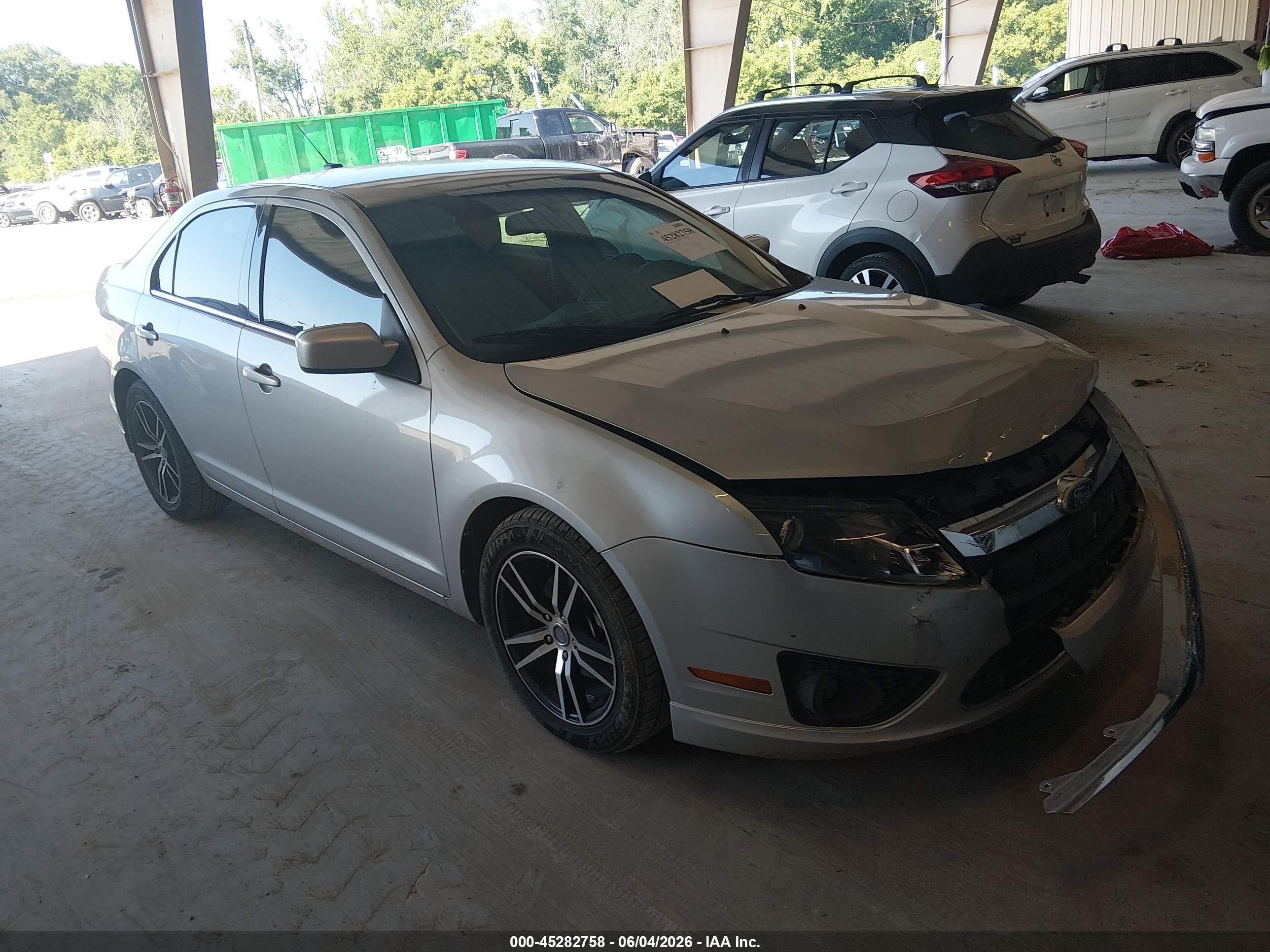 2010 Ford Fusion SE, VIN 3FAHP0HA0AR283048 — Front end