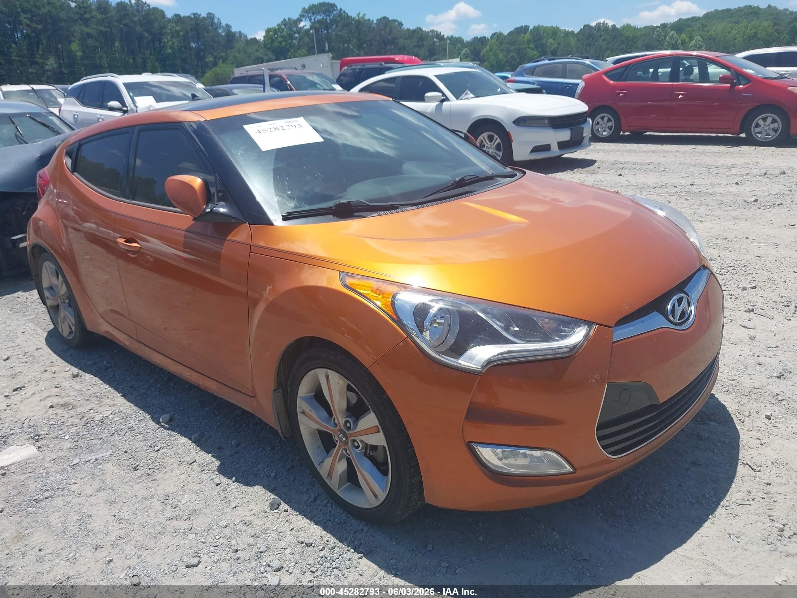 2016 Hyundai Veloster, VIN KMHTC6AD4GU293845 — Rear end