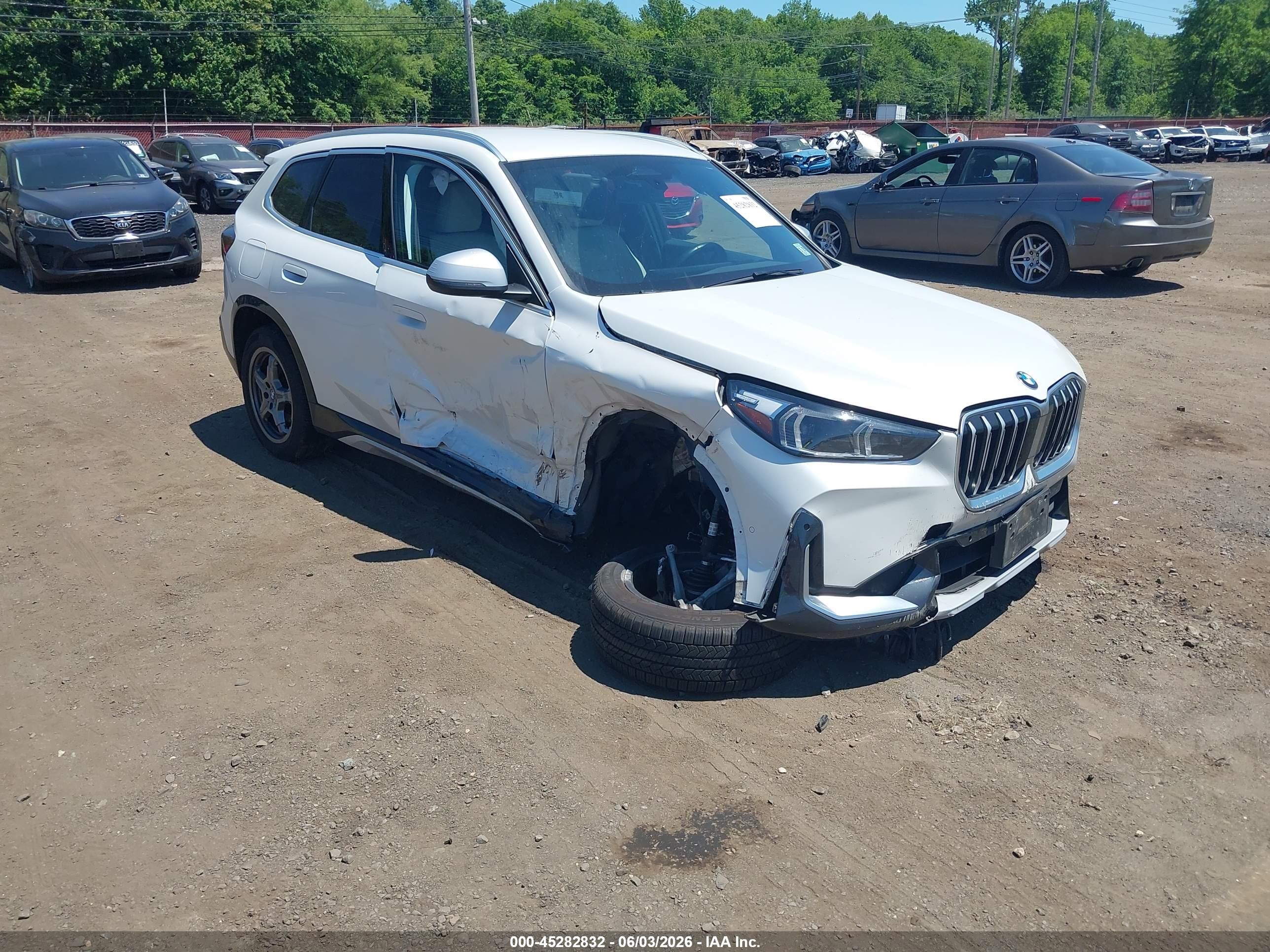 2024 BMW X1 xDrive28i, VIN WBX73EF08R5Z52838 — Side