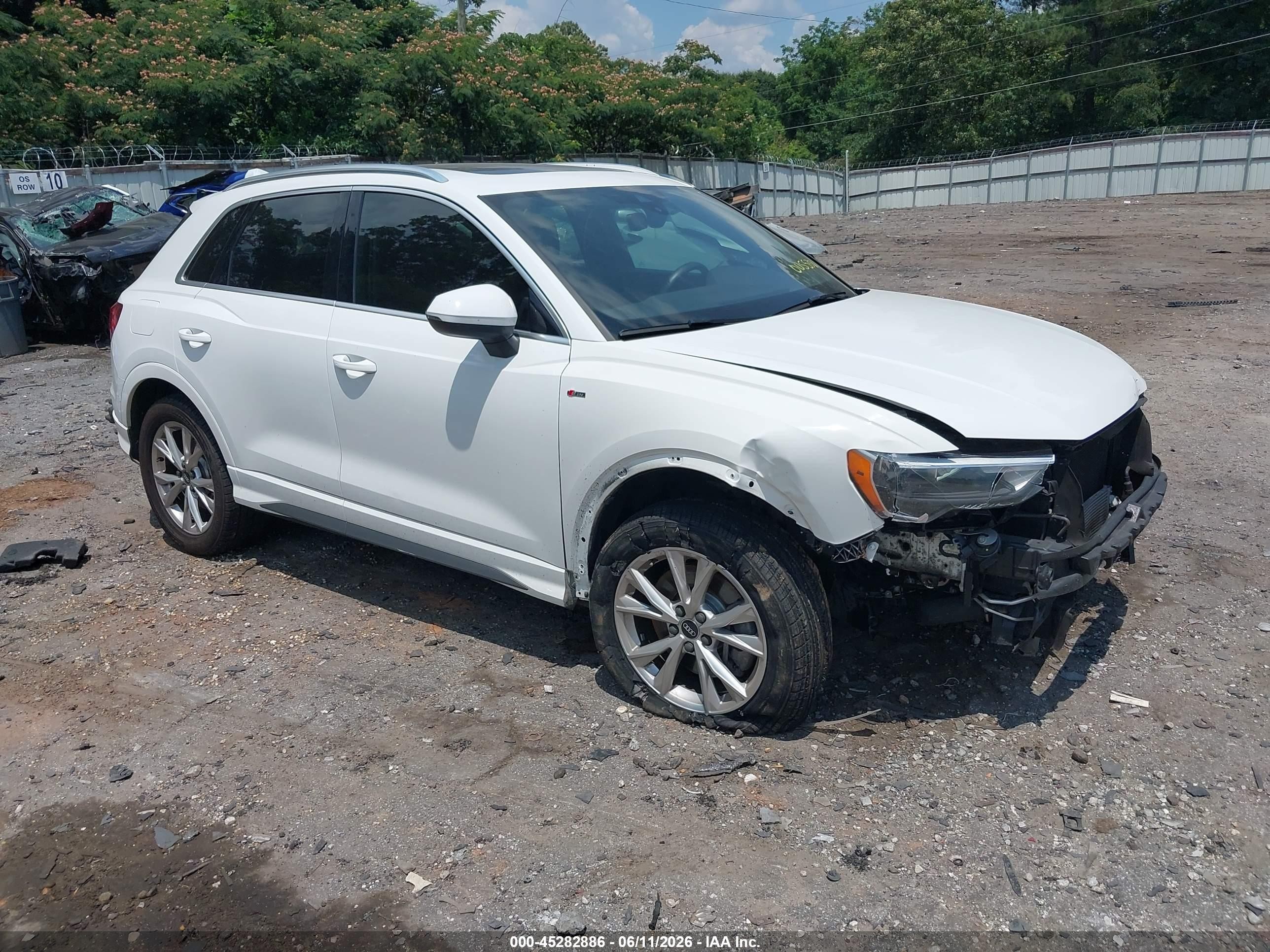 2022 Audi Q3 S line Premium, VIN WA1DECF30N1005538 — Front end