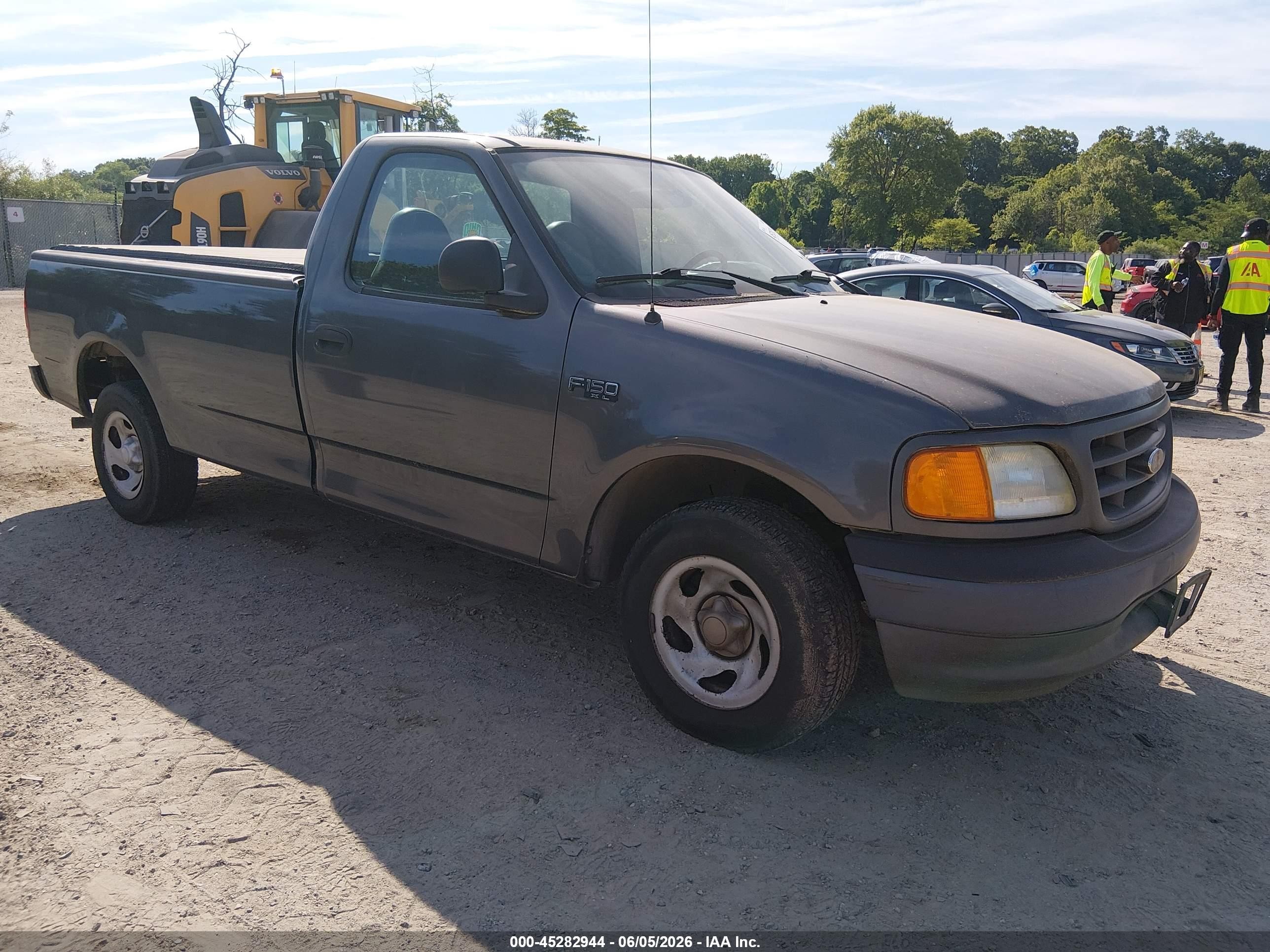 2004 Ford F-150 XL, VIN 2FTRF17244CA81148 — Обычный износ