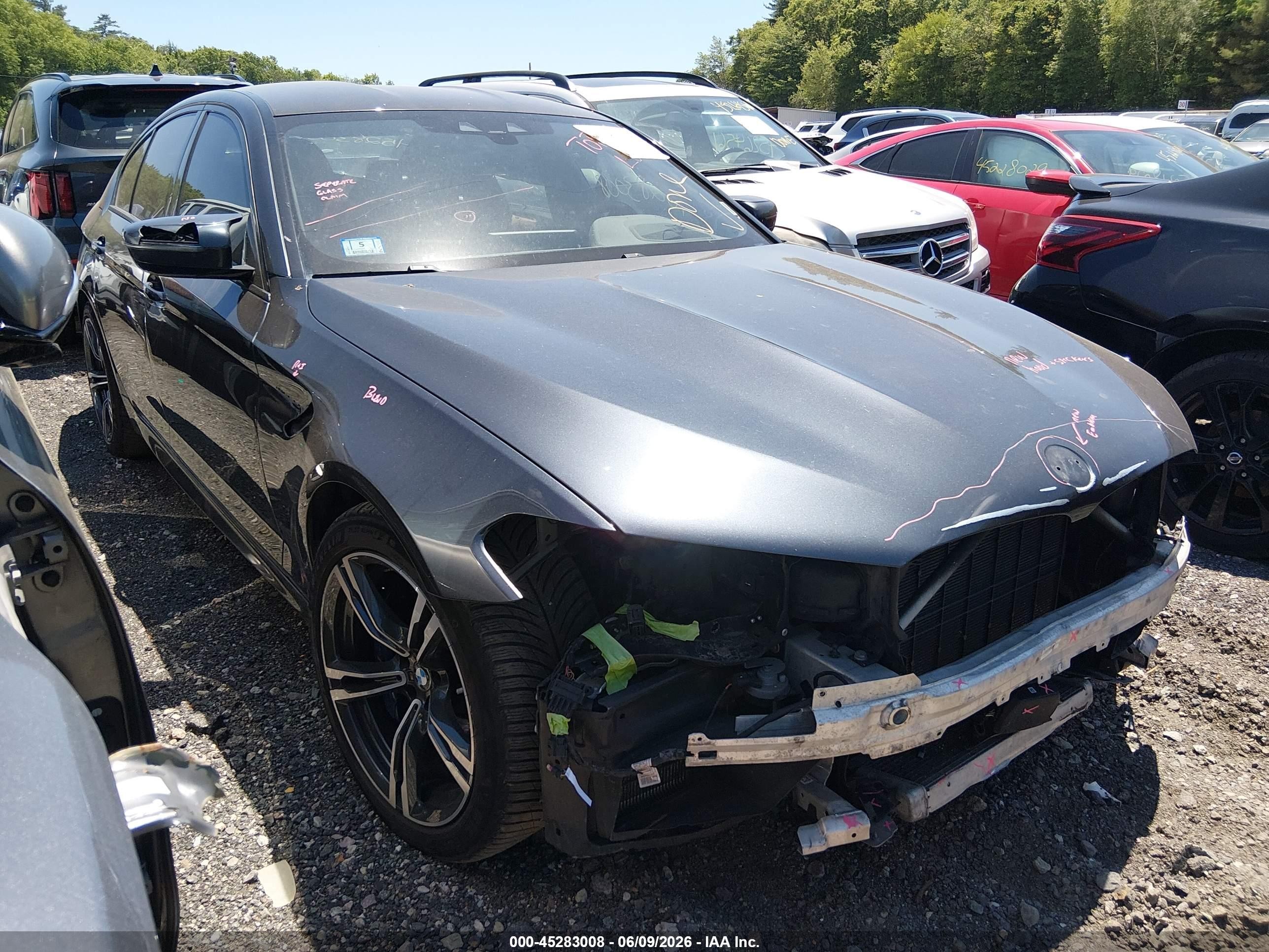 2019 BMW M5 Competition, VIN WBSJF0C56KB285507 — Front end