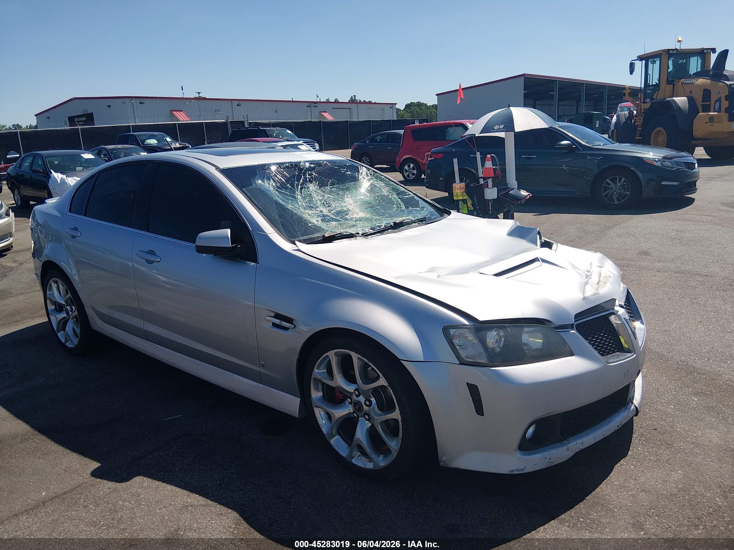2009 Pontiac G8 GT, VIN 6G2EC57Y49L230293 — Front end