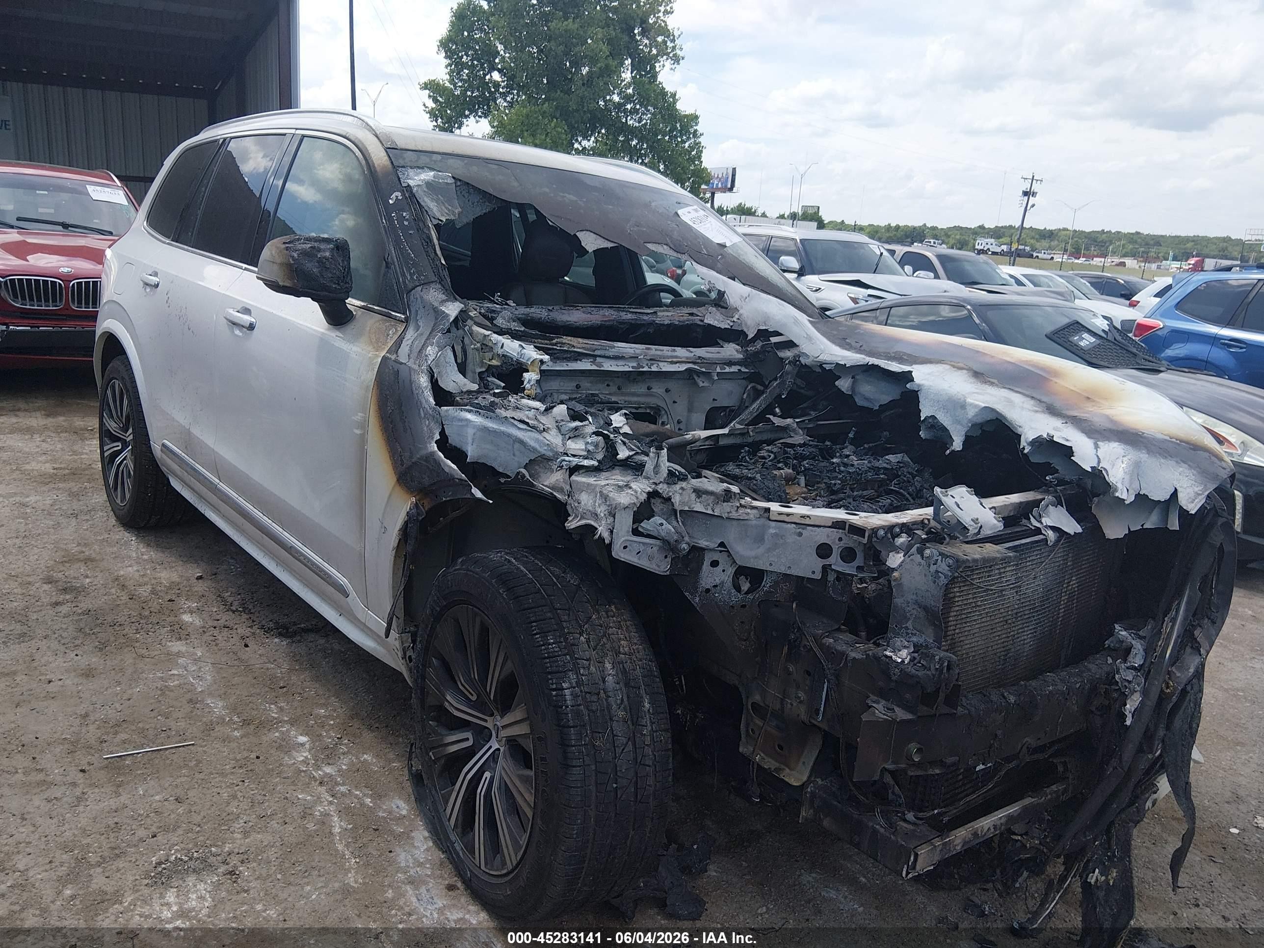 2020 Volvo XC90 Inscription, VIN YV4A22PL6L1601158 — Engine fire