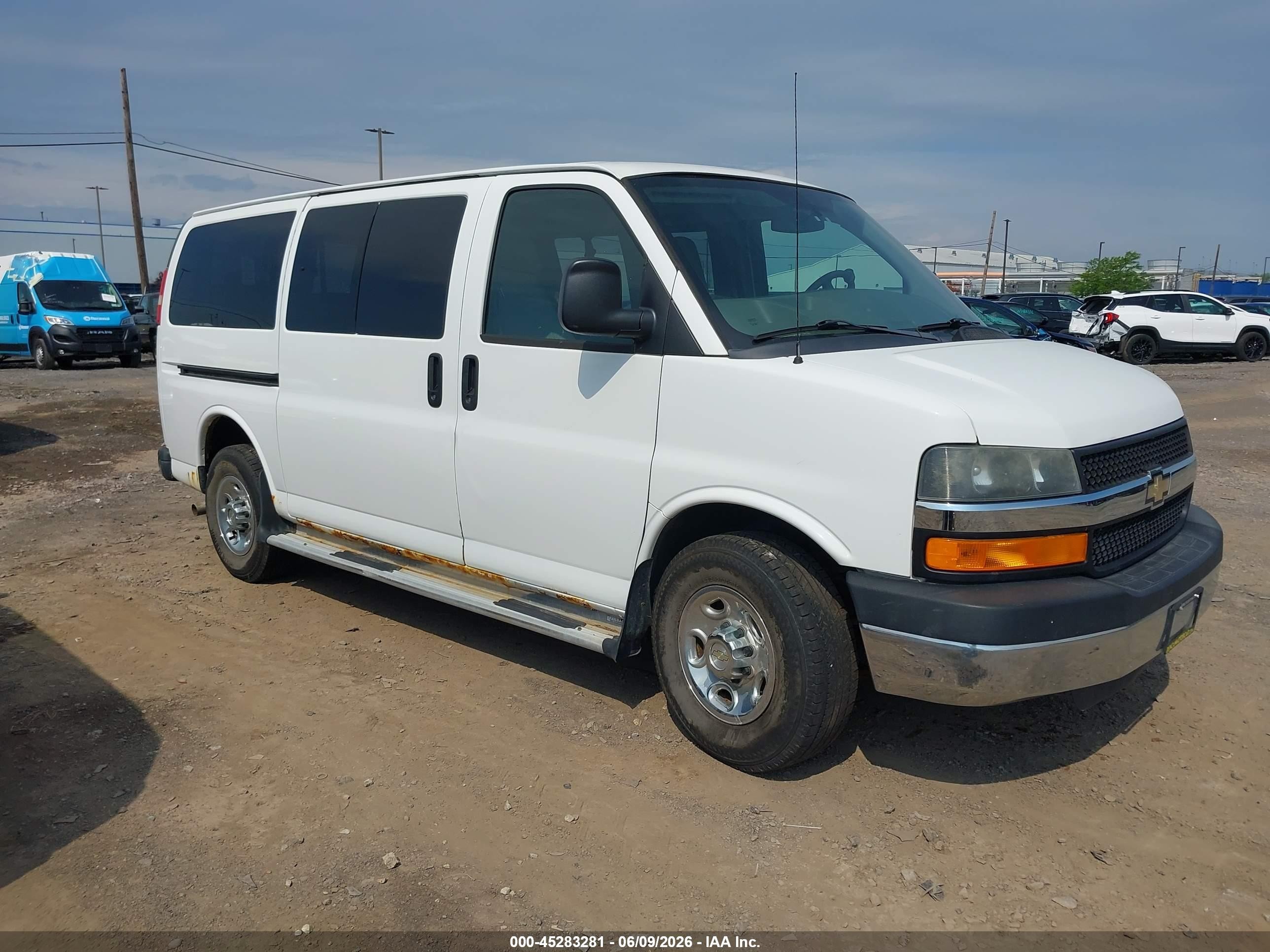 2012 Chevrolet Express Passenger 1LT, VIN 1GAZGYFG2C1124932 — Normal wear