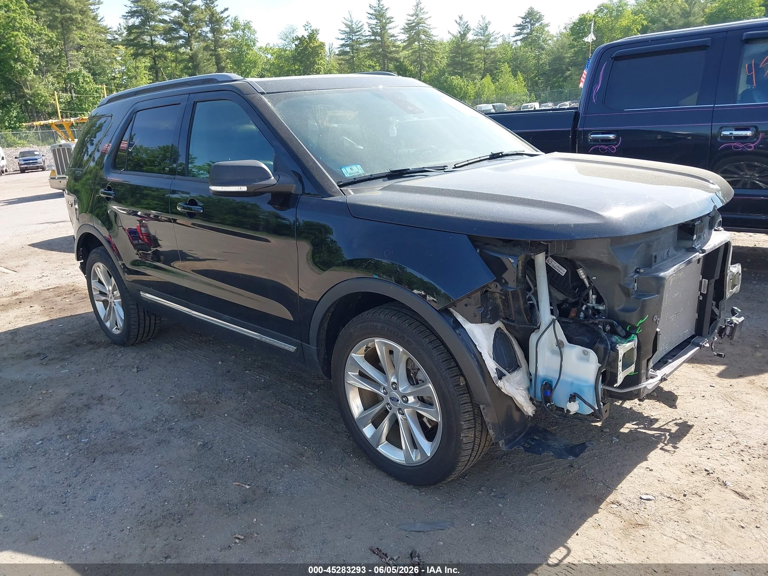 2019 Ford Explorer XLT, VIN 1FM5K8D81KGA26207 — Front end