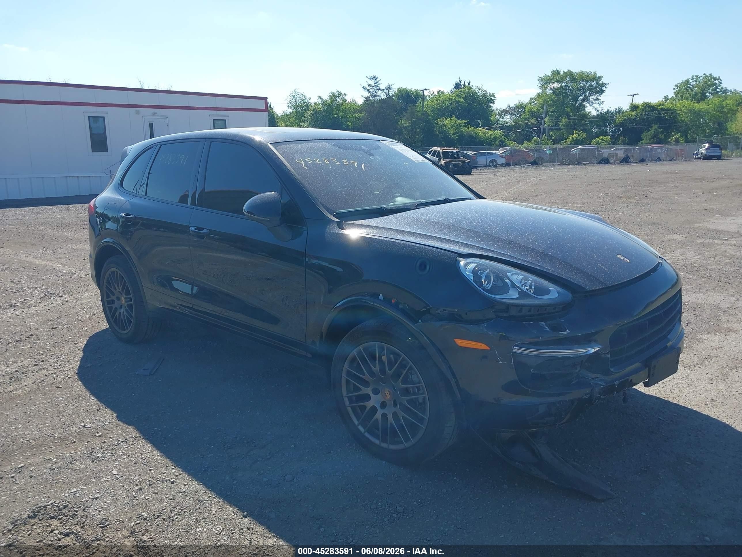 2017 Porsche Cayenne, VIN WP1AA2A24HKA80415 — Front end
