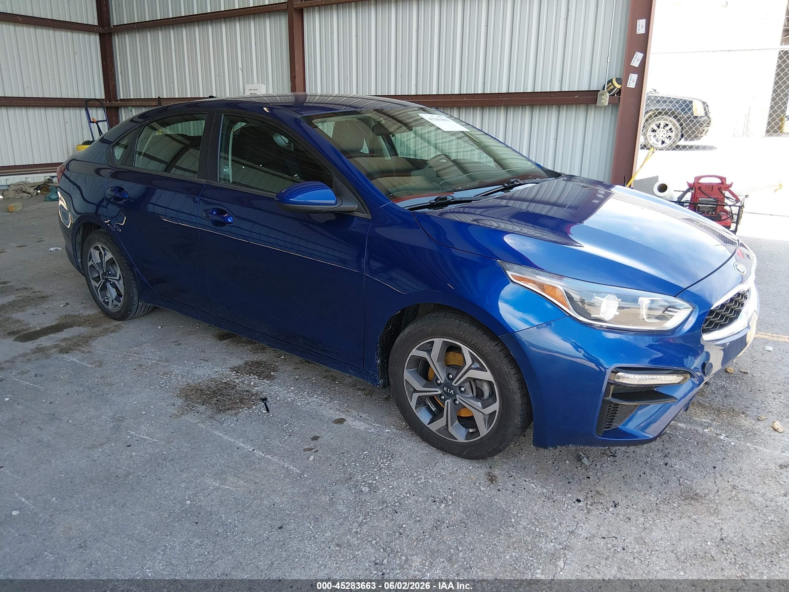 2021 Kia Forte LXS, VIN 3KPF24AD3ME264890 — Front end