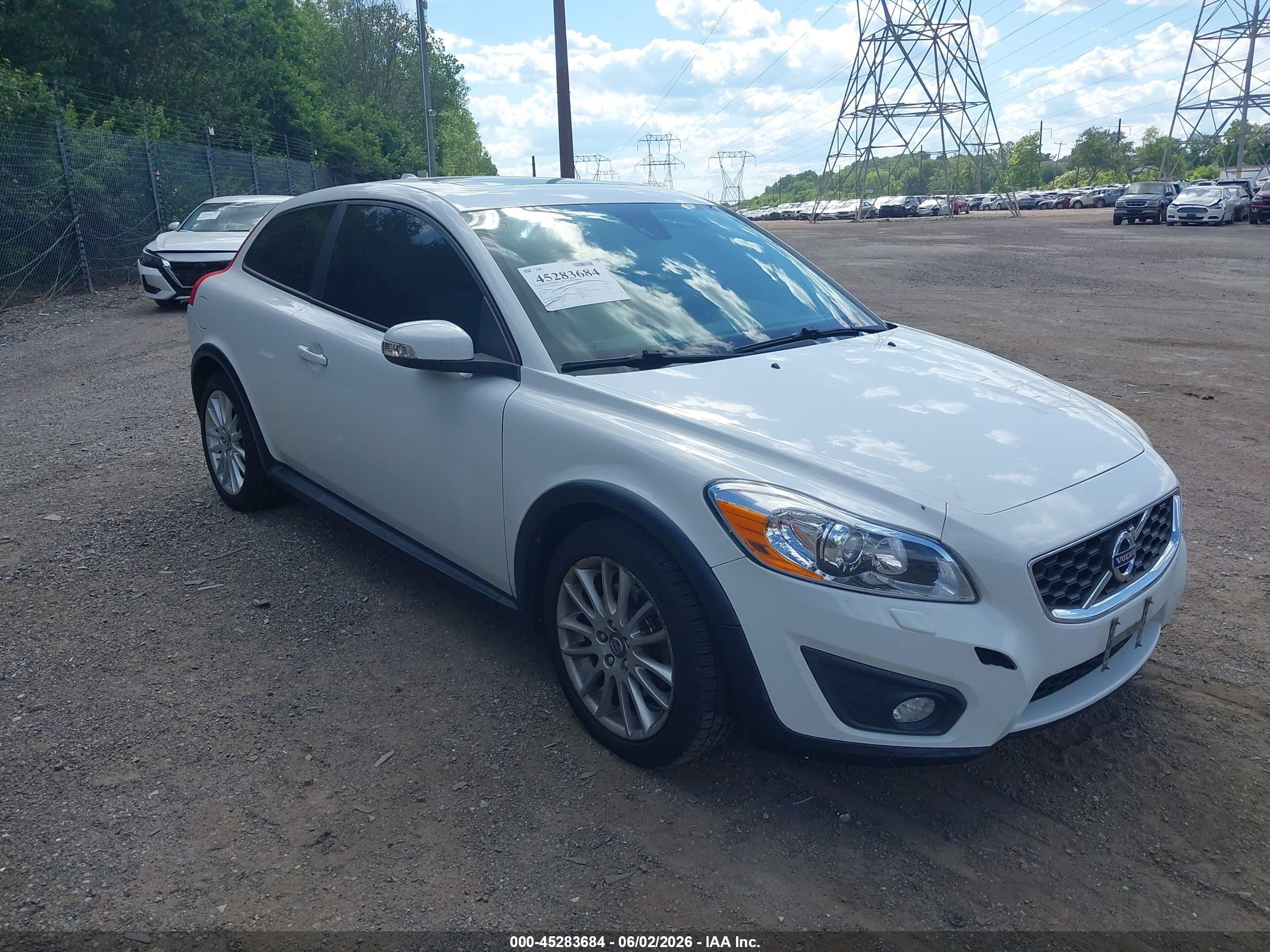 2012 Volvo C30, VIN YV1672MK5C2280367 — Front end