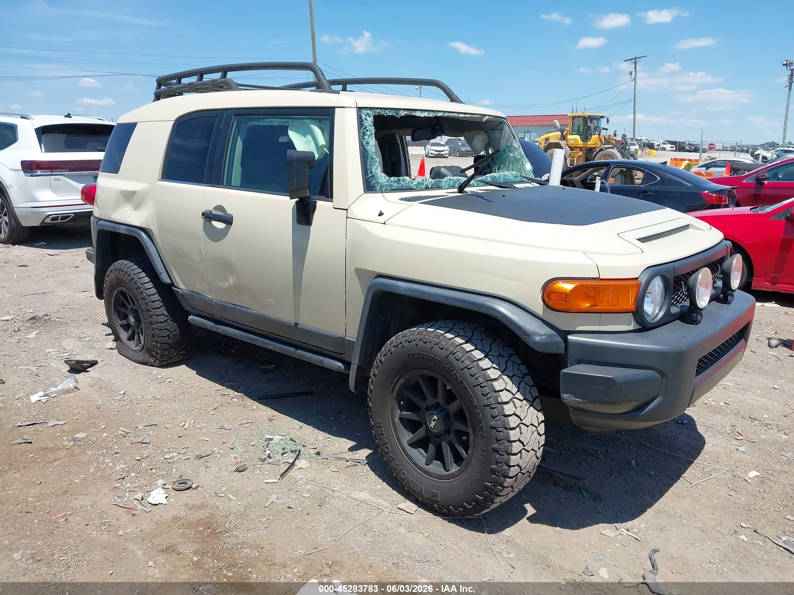 2010 Toyota FJ Cruiser, VIN JTEBU4BF1AK072784 — Rollover