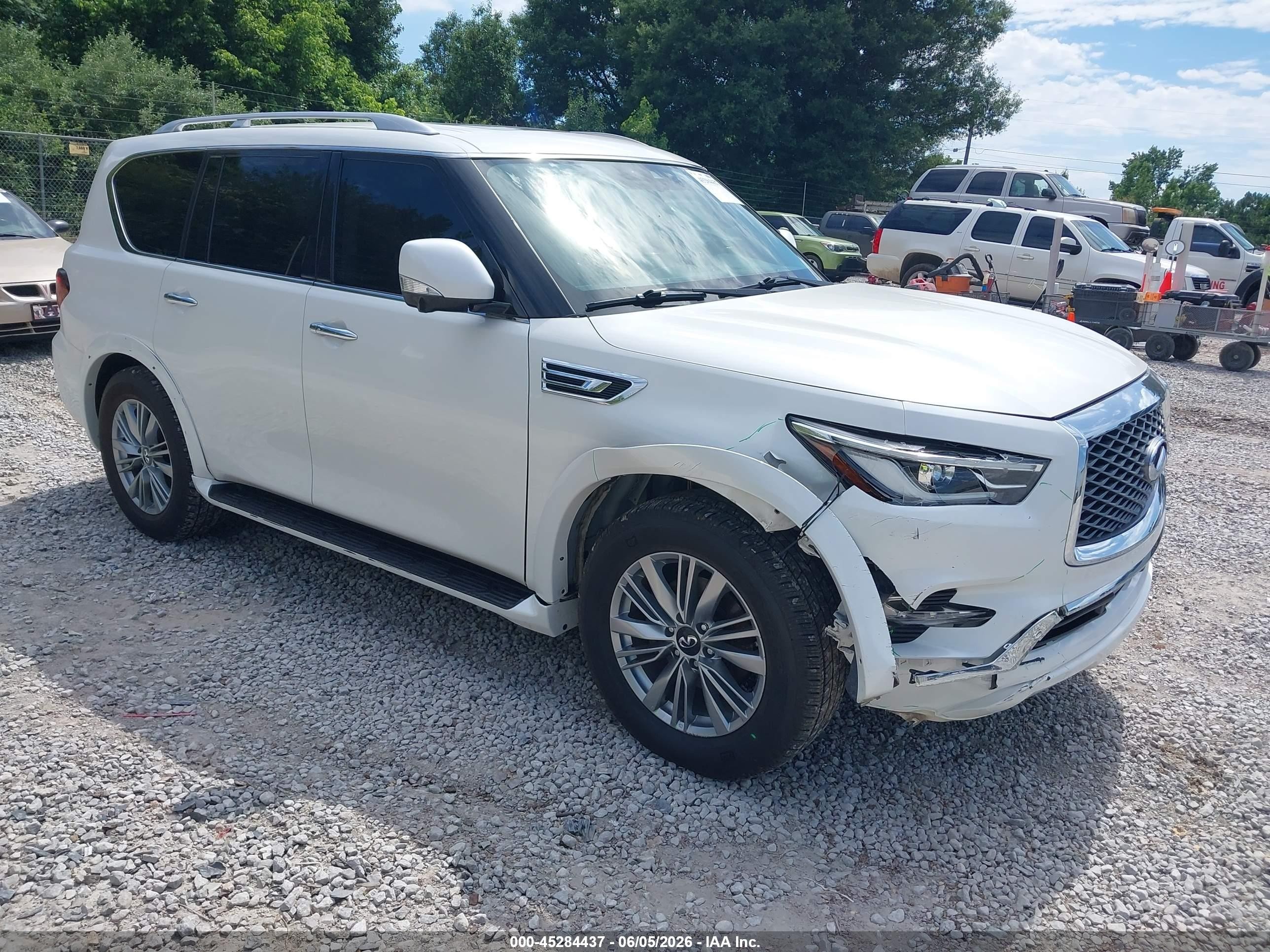 2021 Infiniti QX80 Luxe, VIN JN8AZ2AFXM9717665 — Front end