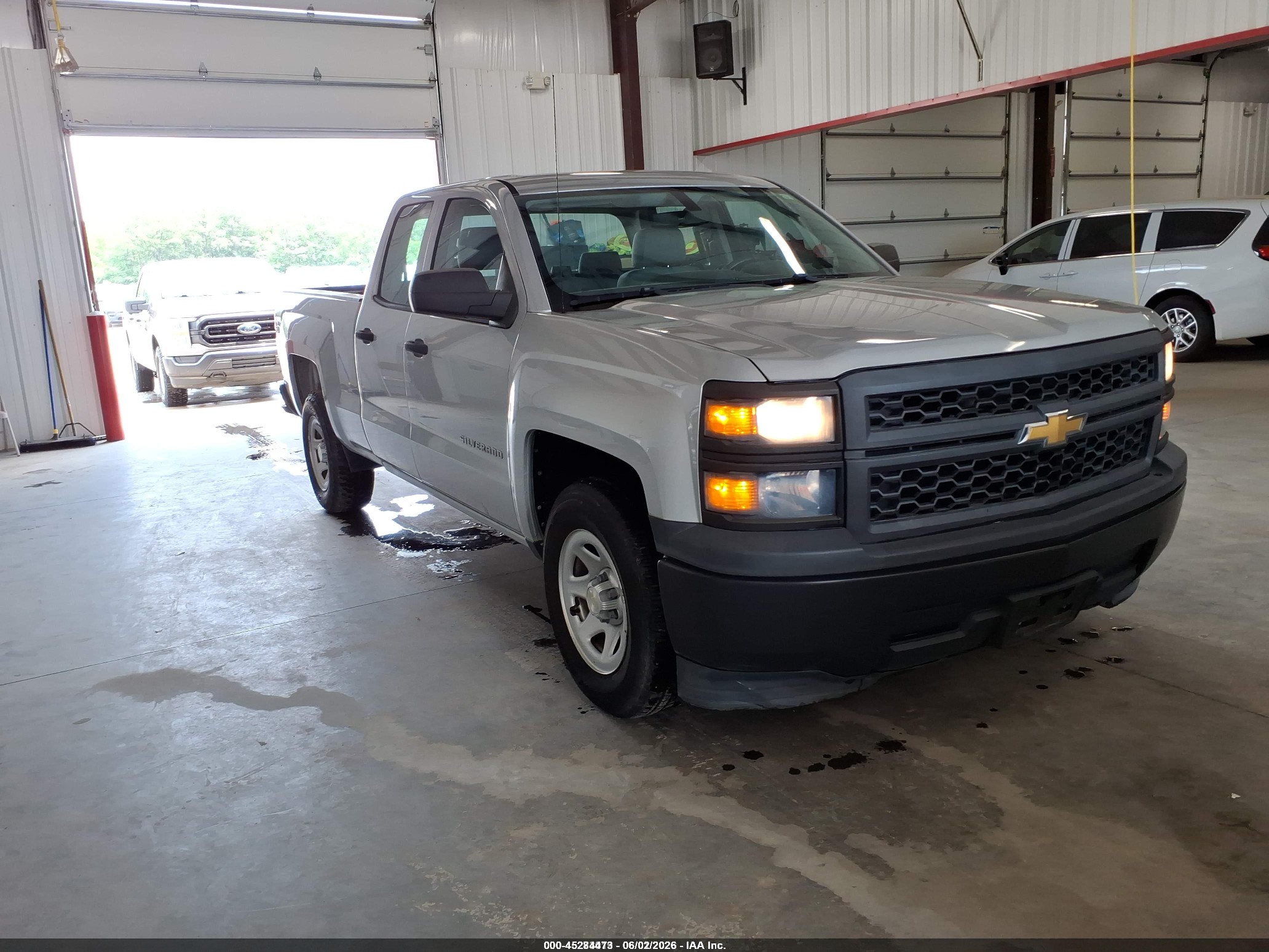2015 Chevrolet Silverado 1500 Work Truck, VIN 1GCRCPEH9FZ351399 — Normal wear