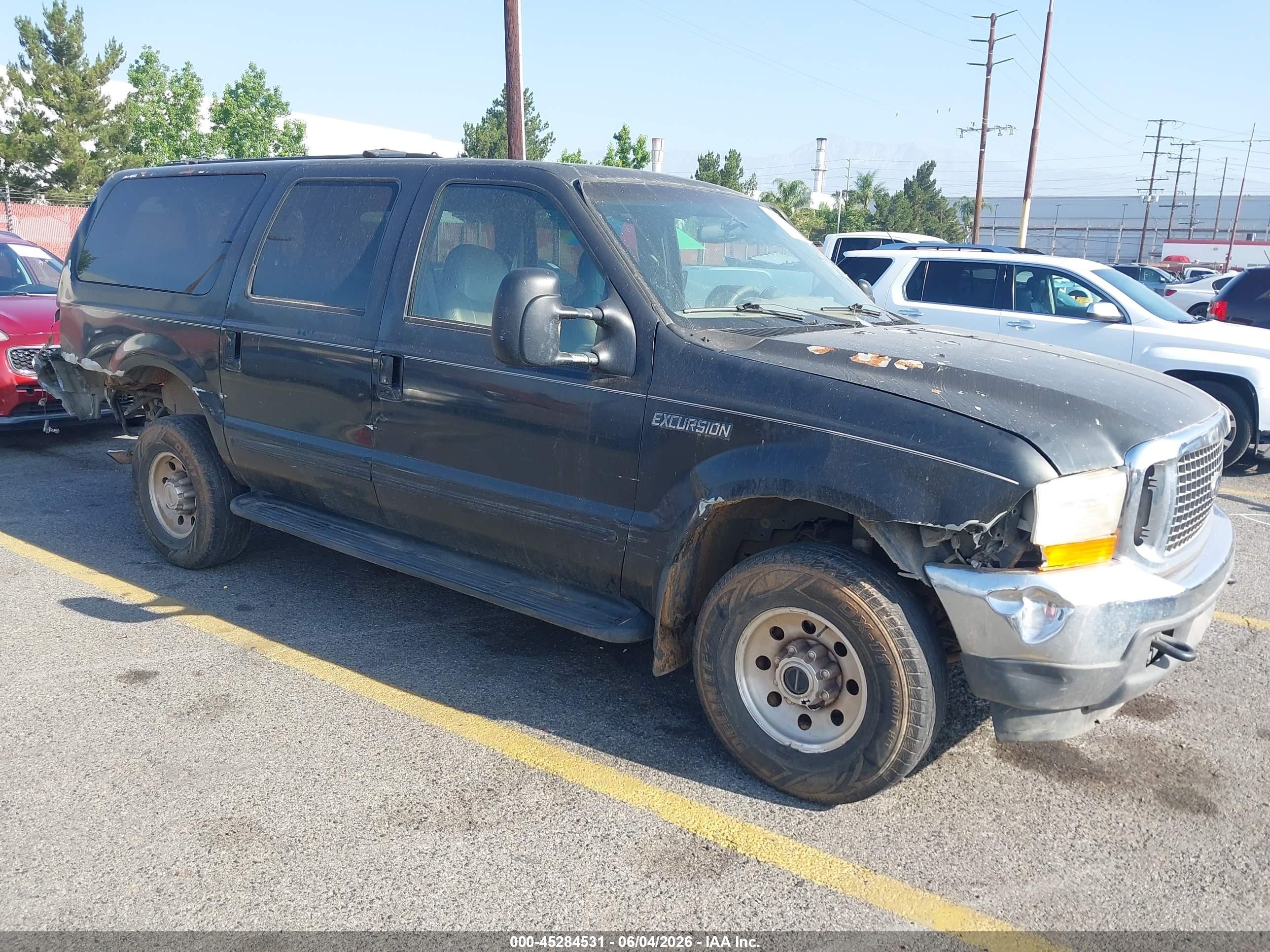 2000 Ford Excursion XLT, VIN 1FMNU41S7YED60667 — Normal wear