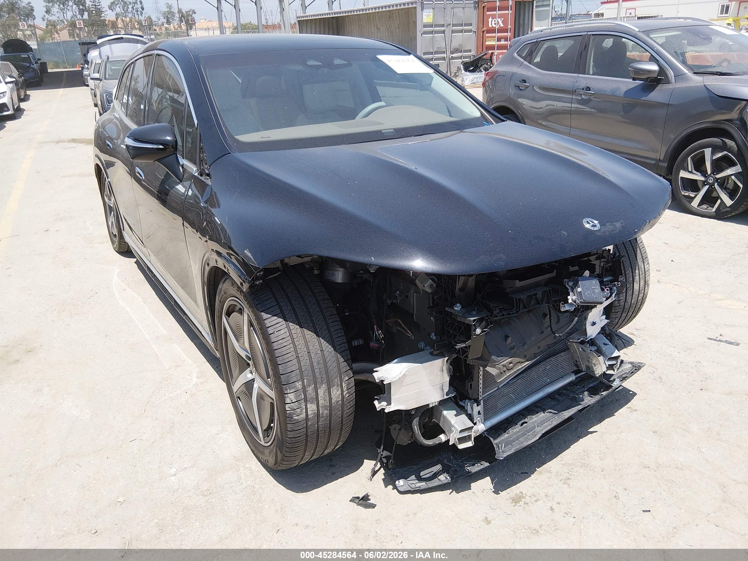 2023 Mercedes-Benz EQS 580, VIN 4JGDM4EB5PA020204 — Front end