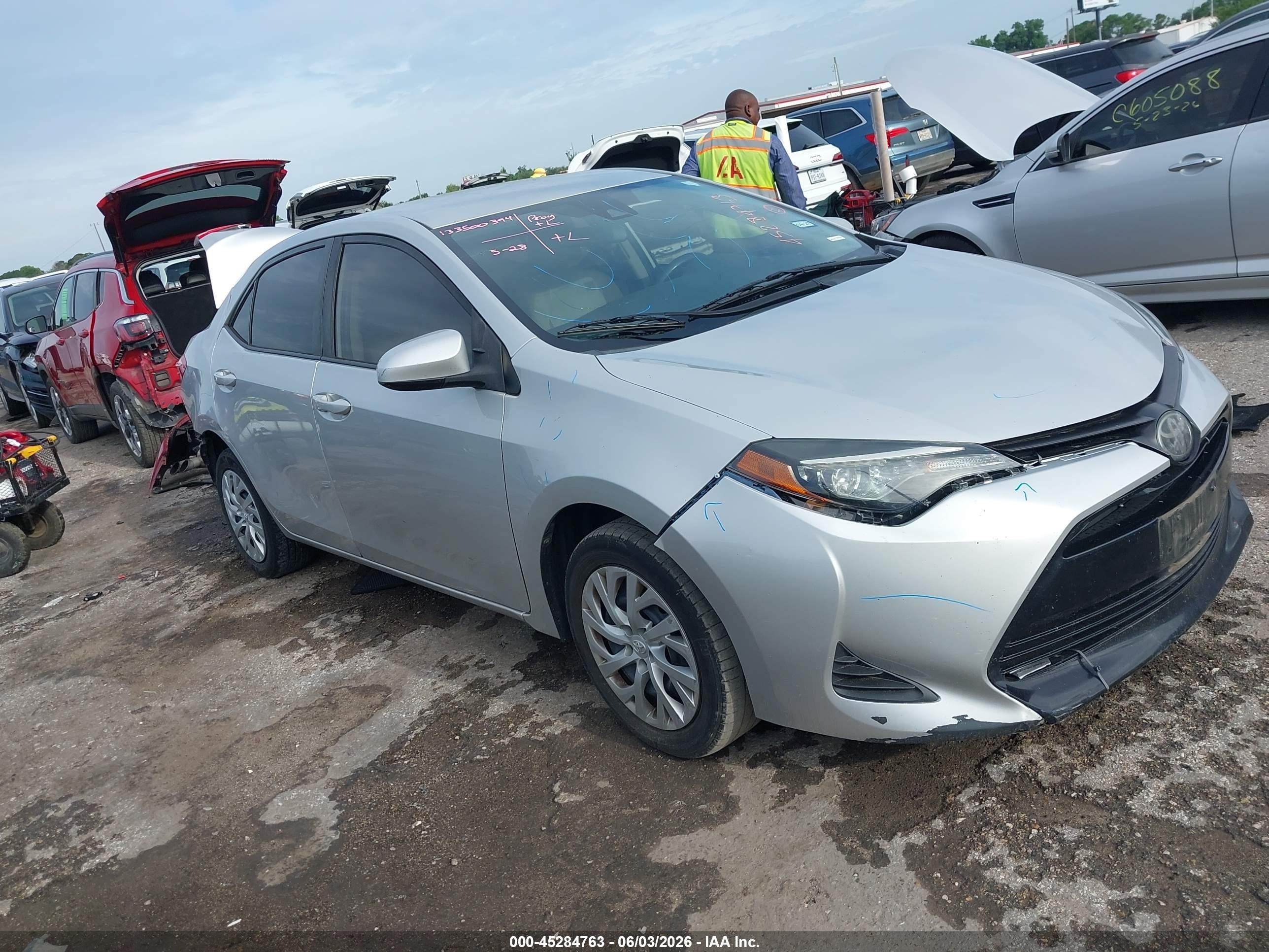 2019 Toyota Corolla LE, VIN 5YFBURHE0KP924660 — Rear end