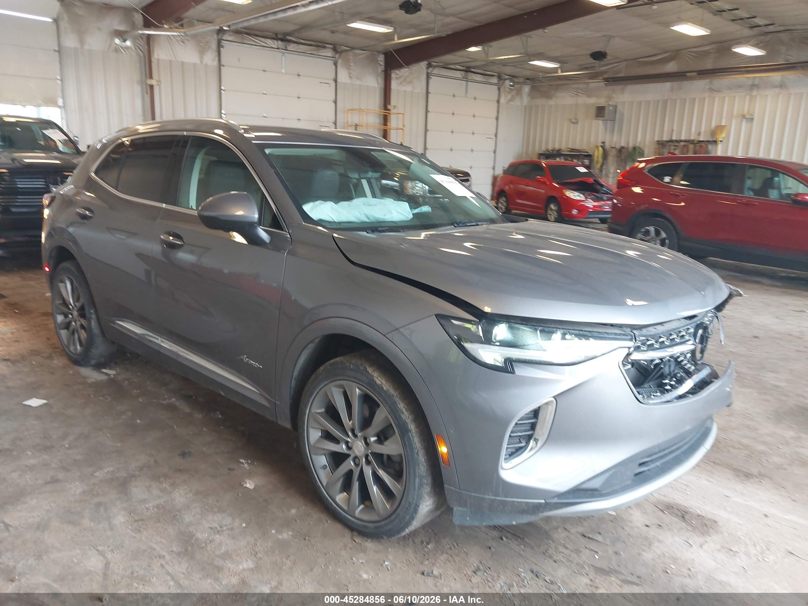 2021 Buick Envision Avenir, VIN LRBFZSR41MD121795 — Перед