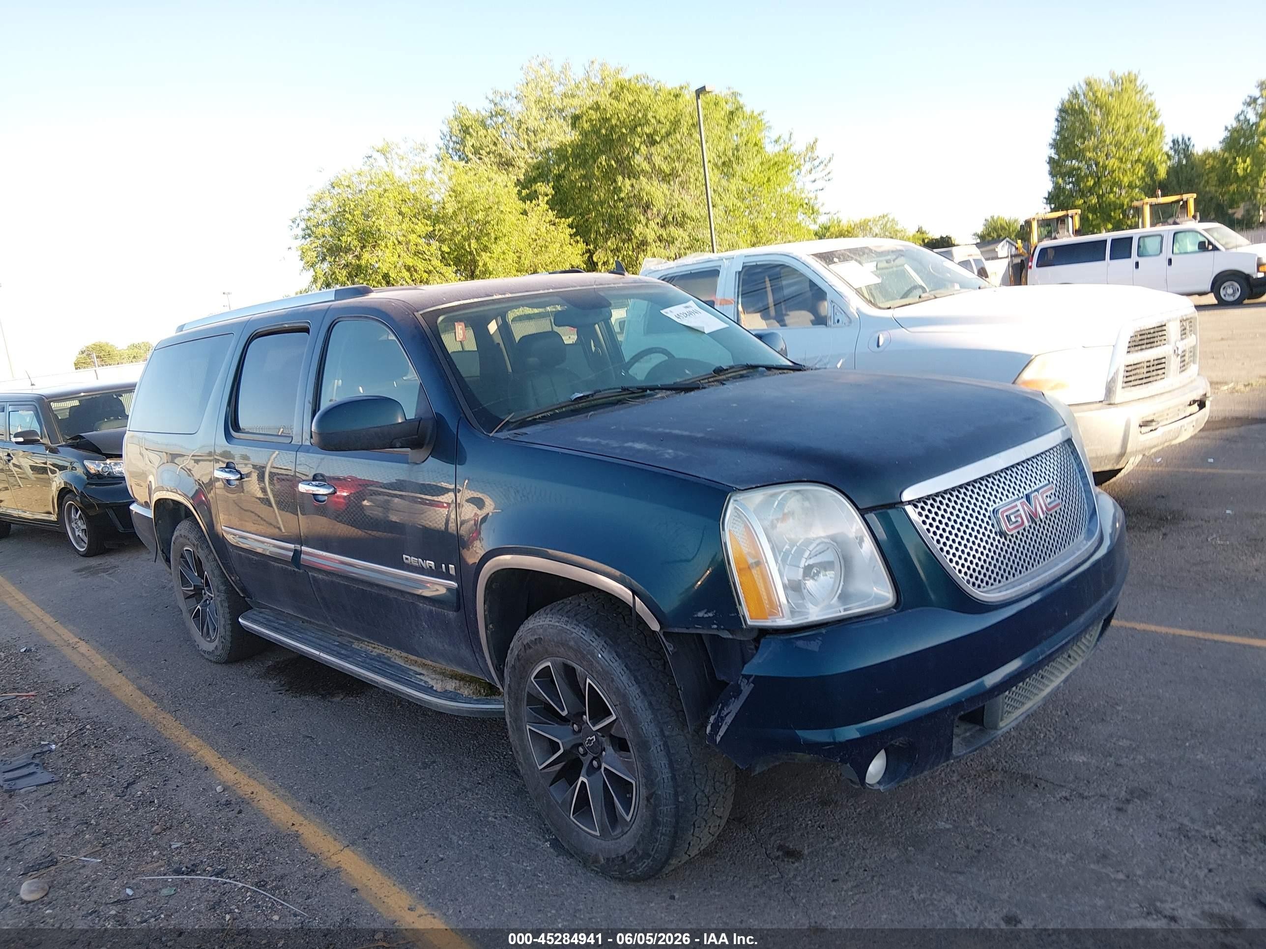 2007 GMC Yukon XL, VIN 1GKFK66877J284482 — Normal wear