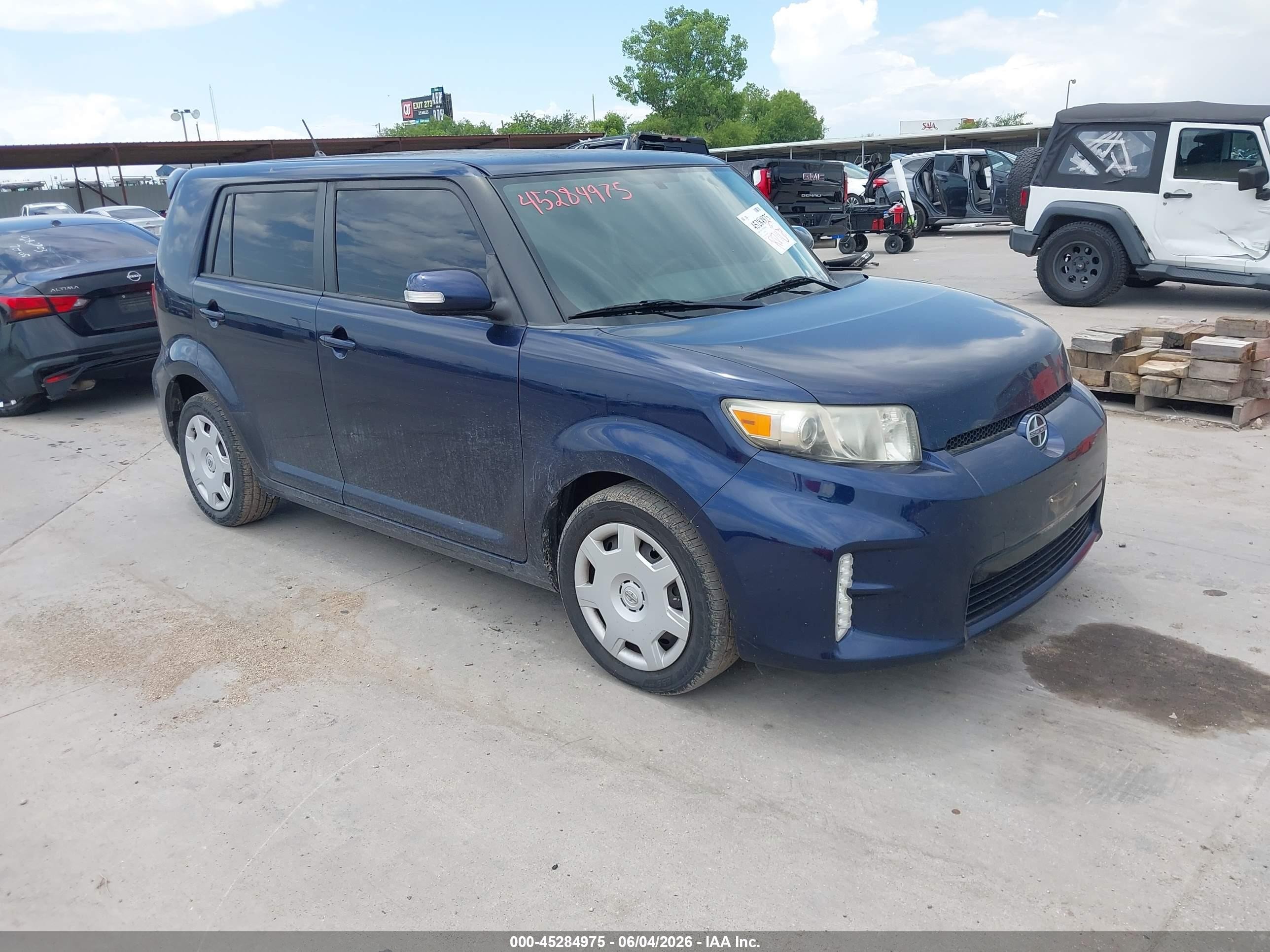 2014 Scion xB, VIN JTLZE4FE3EJ049136 — Side