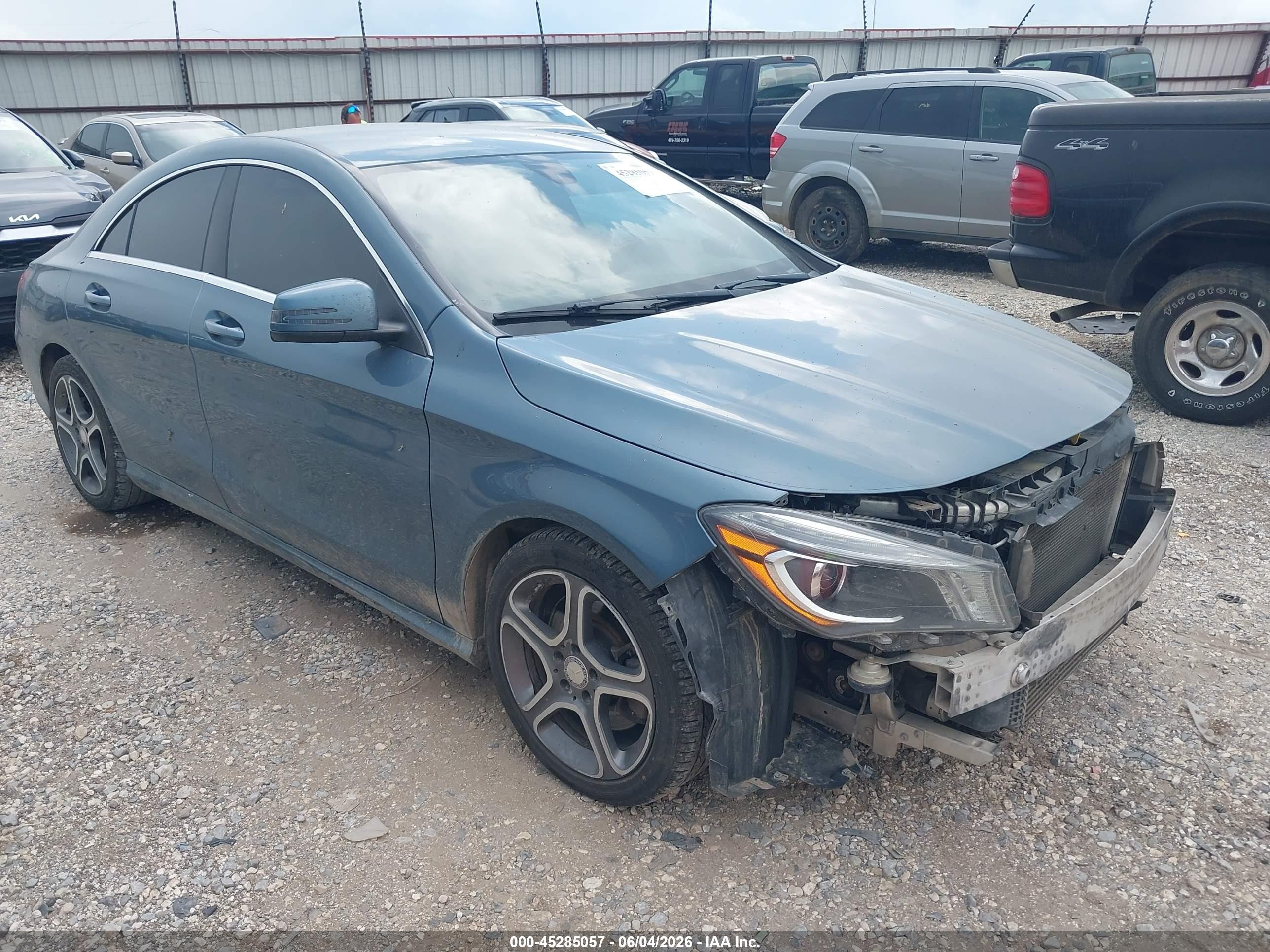 2014 Mercedes-Benz CLA 250, VIN WDDSJ4EBXEN047589 — Front end