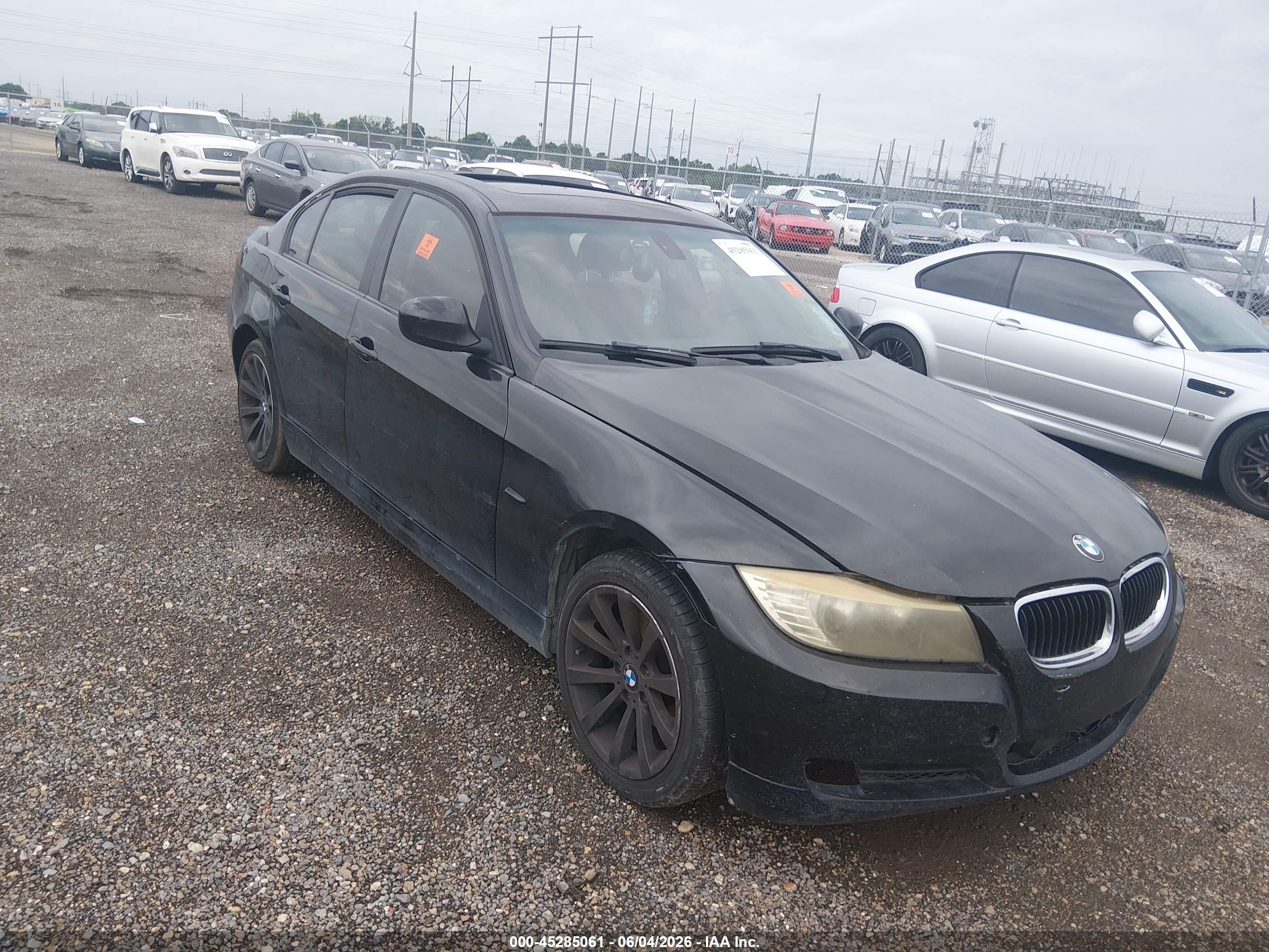 2011 BMW 3 Series 328i, VIN WBAPH7C59BE674822 — Normal wear