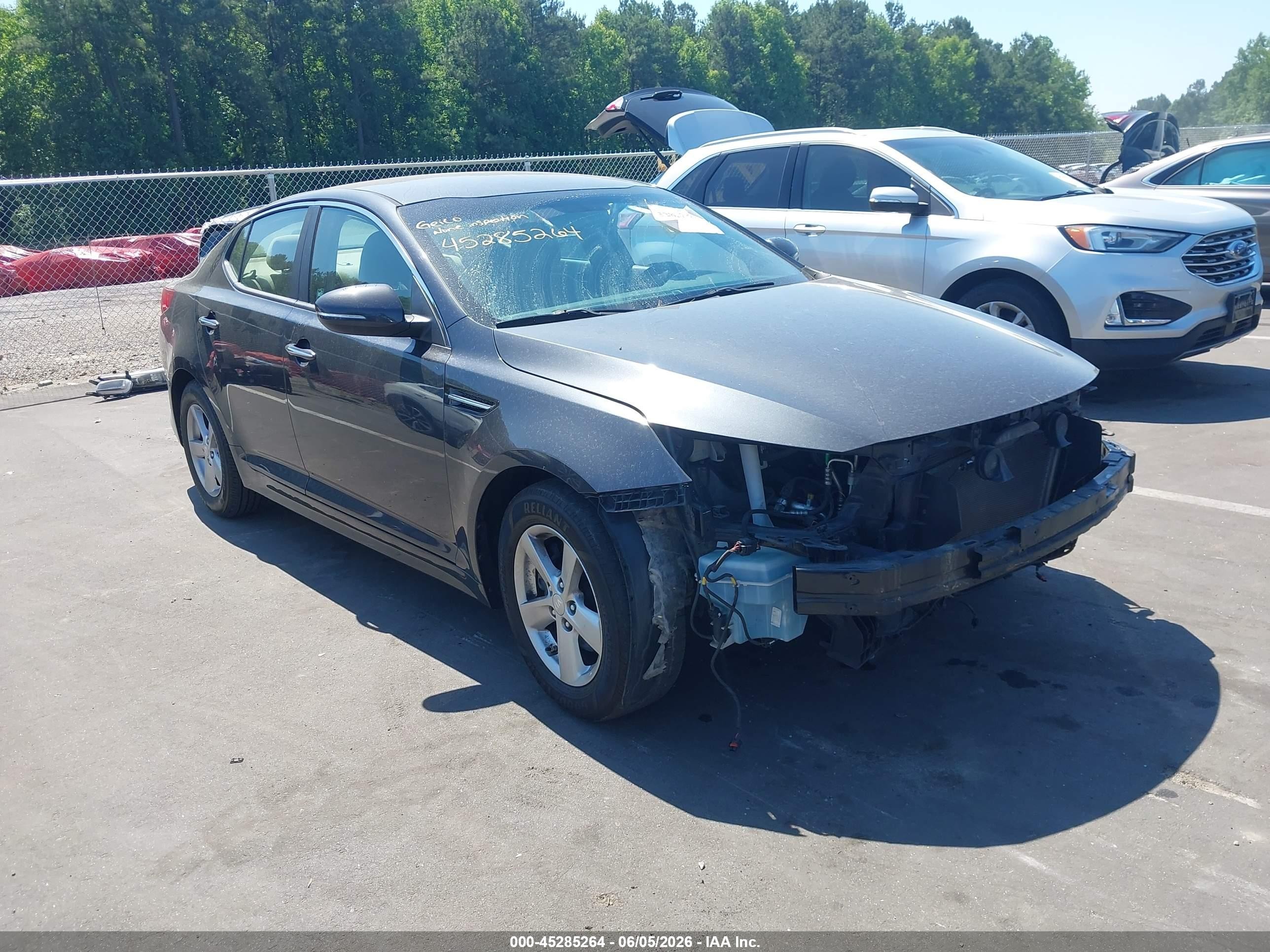 2015 Kia Optima LX, VIN 5XXGM4A7XFG514029 — Front end