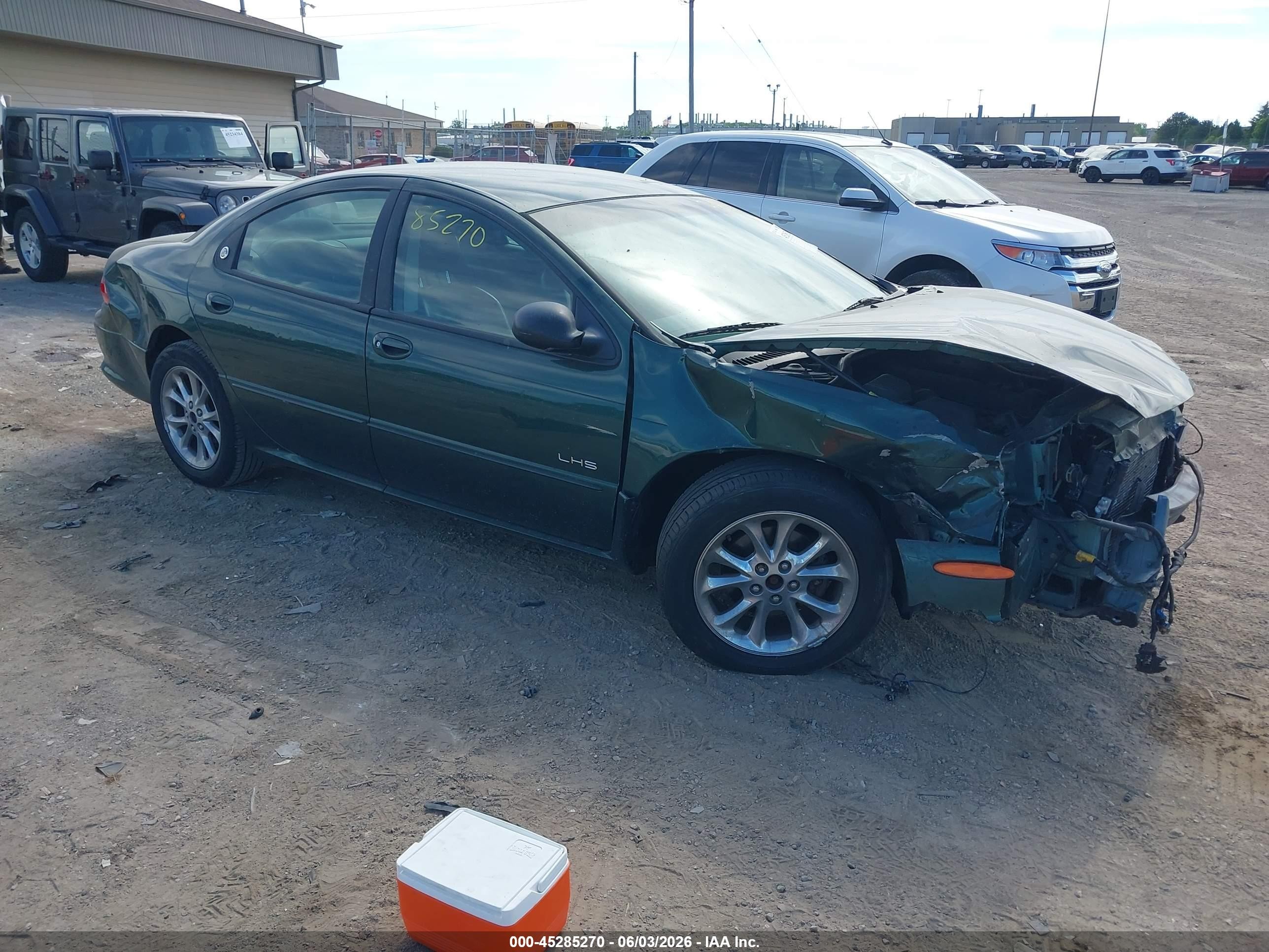 1999 Chrysler LHS, VIN 2C3HC56G6XH754462 — Front end