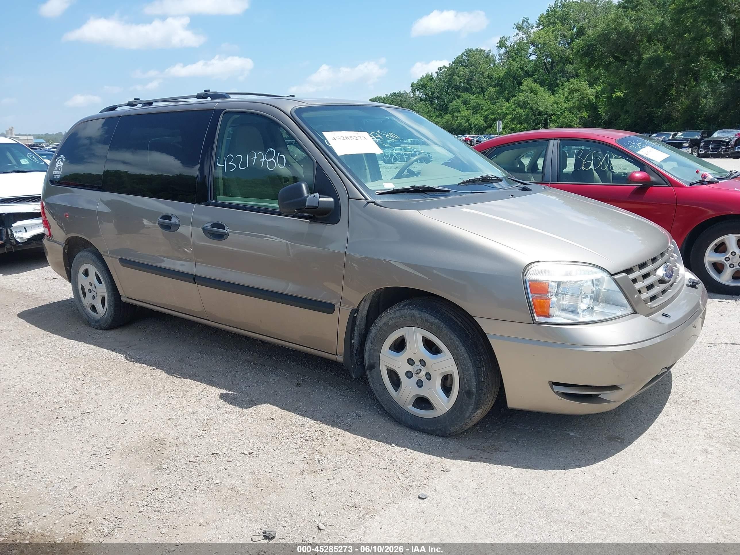 2004 Ford Freestar SE, VIN 2FMZA51674BB12086 — Side