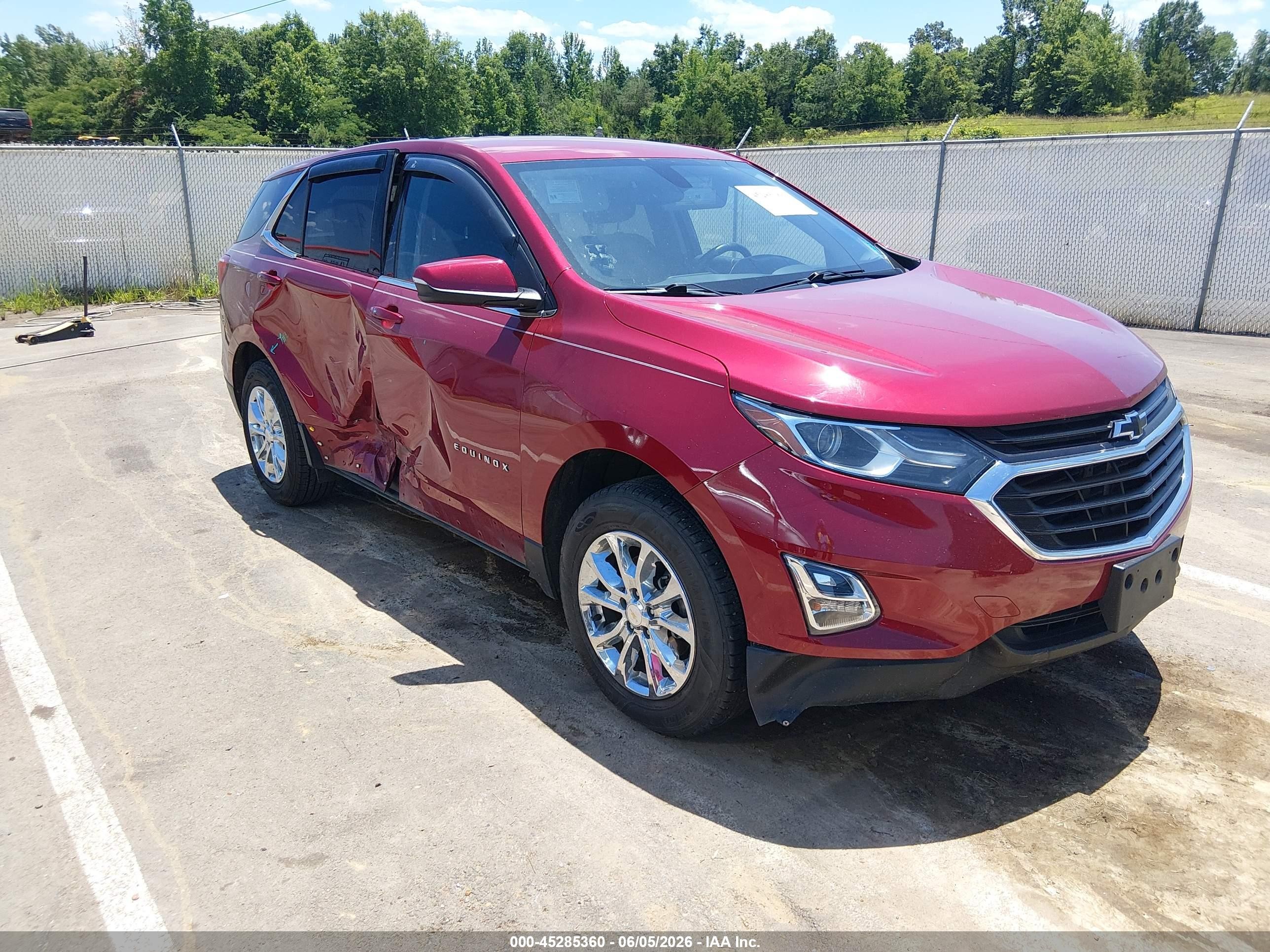 2019 Chevrolet Equinox LT, VIN 2GNAXUEV4K6110465 — Бок
