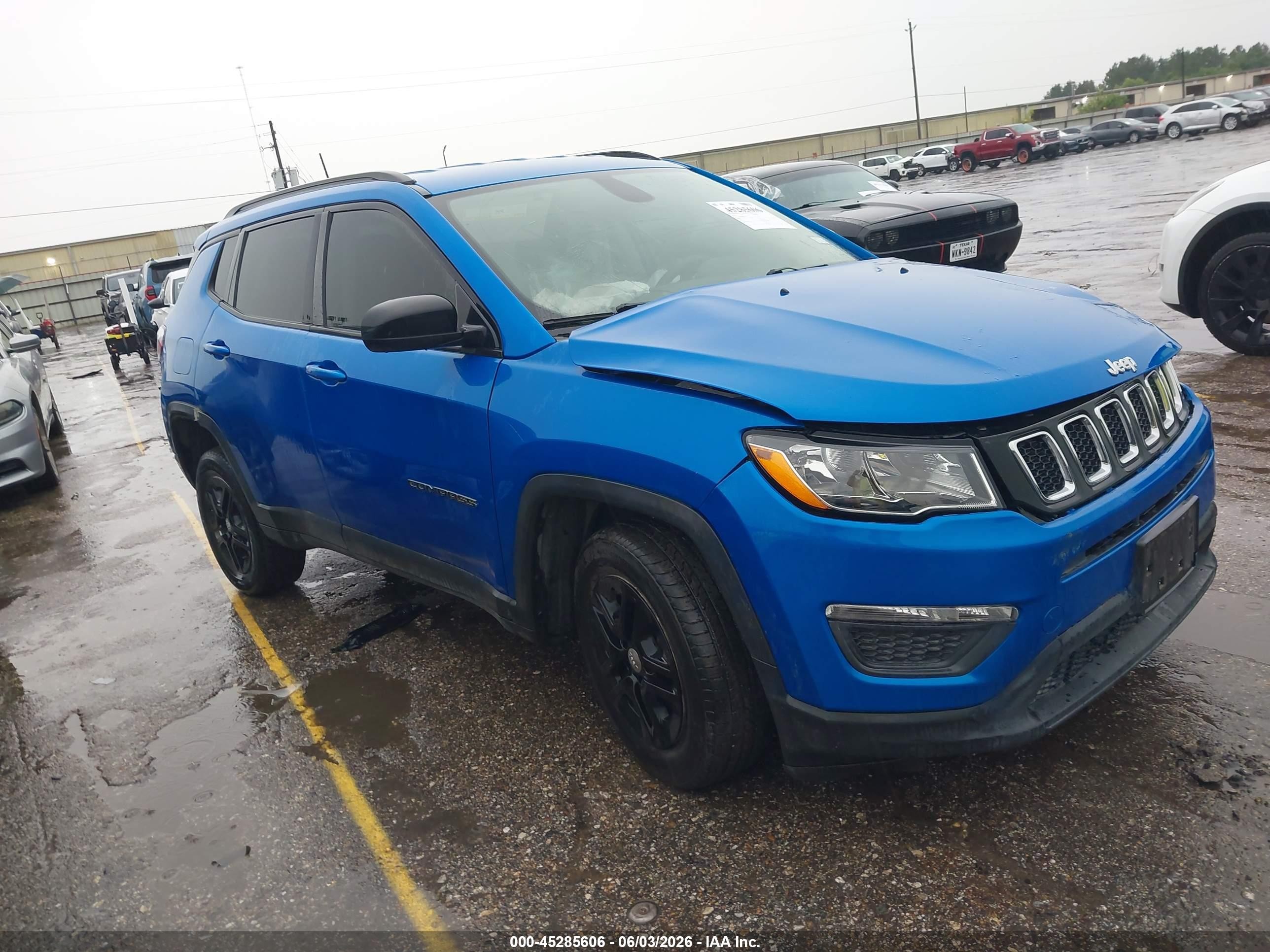 2018 Jeep Compass Sport, VIN 3C4NJDAB8JT248799 — Front end