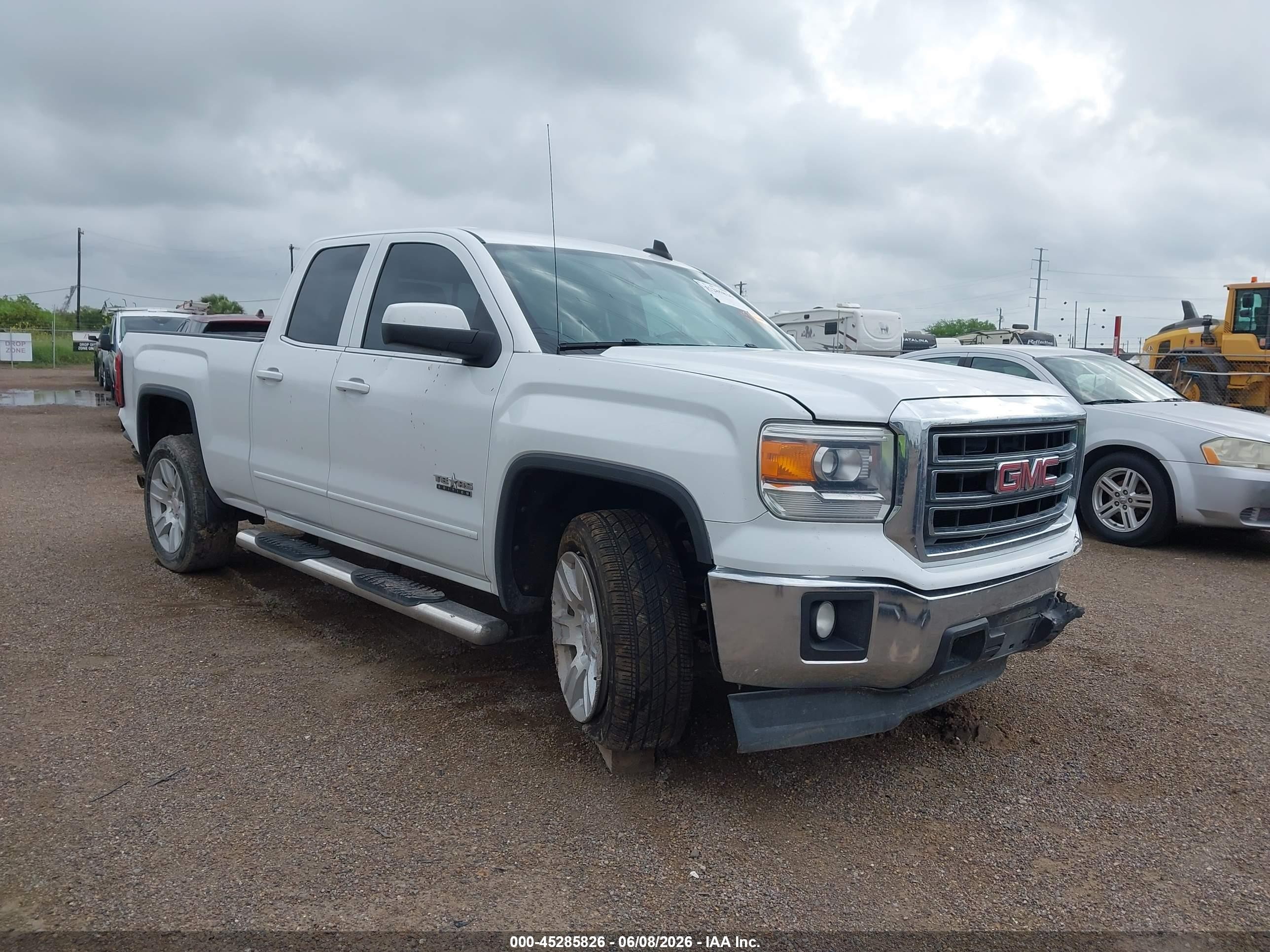 2015 GMC Sierra 1500 SLE, VIN 1GTR1UEC2FZ148380 — Side