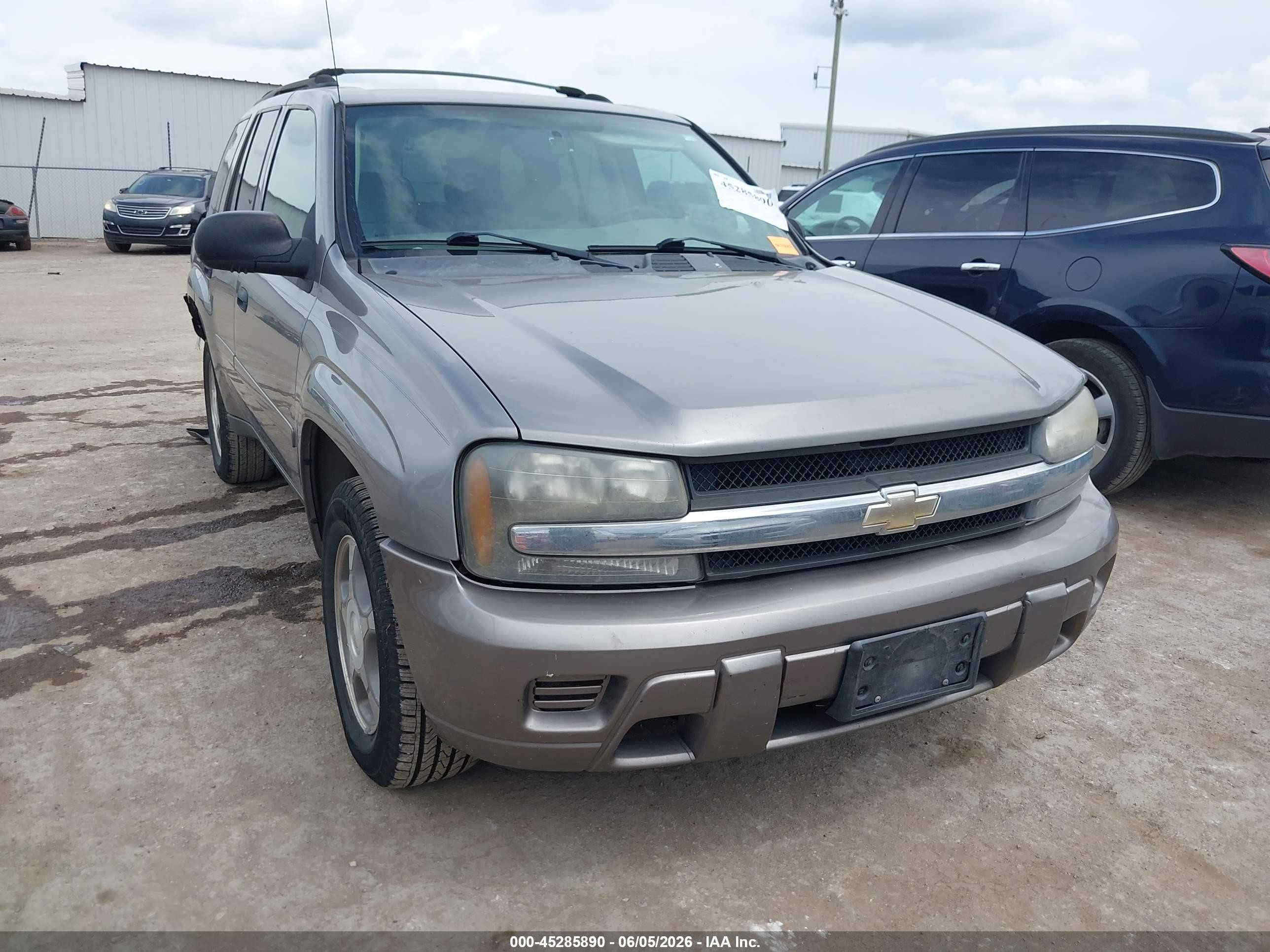 2007 Chevrolet TrailBlazer LS, VIN 1GNDT13S572183705 — Rear end