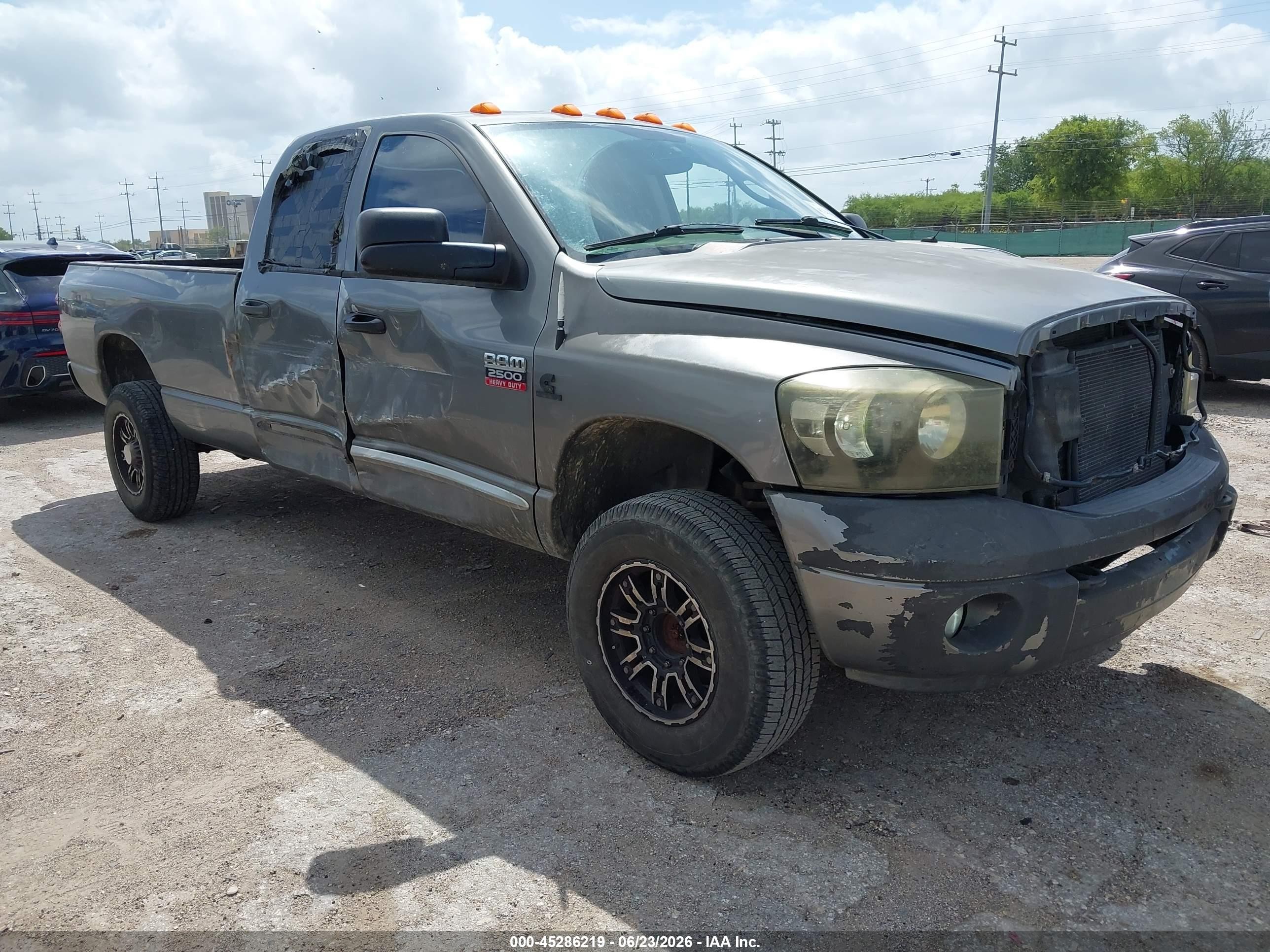 2008 Dodge 2500 SLT, VIN 3D7KS28A78G194907 — Бок