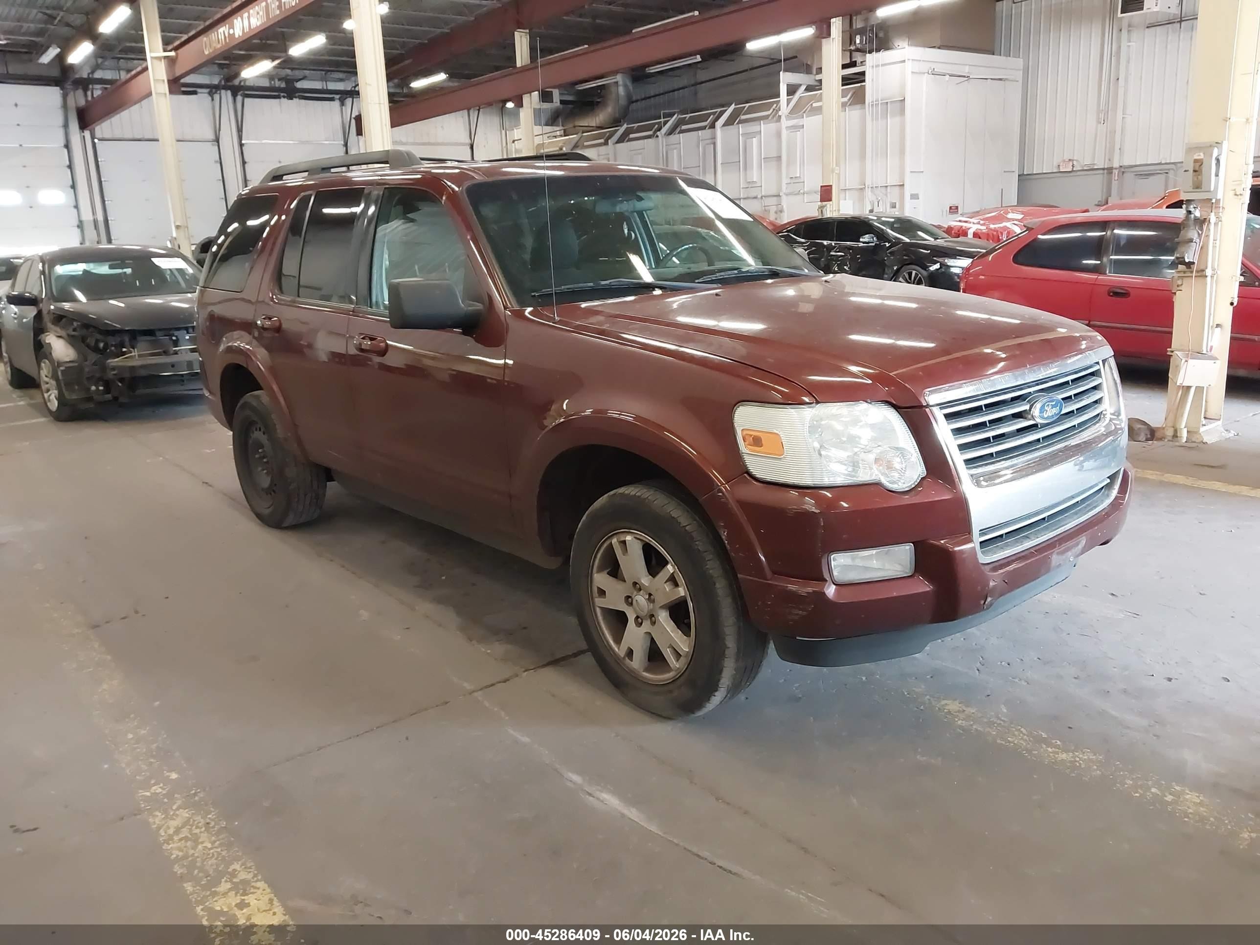 2009 Ford Explorer XLT, VIN 1FMEU73E69UA27912 — Front end