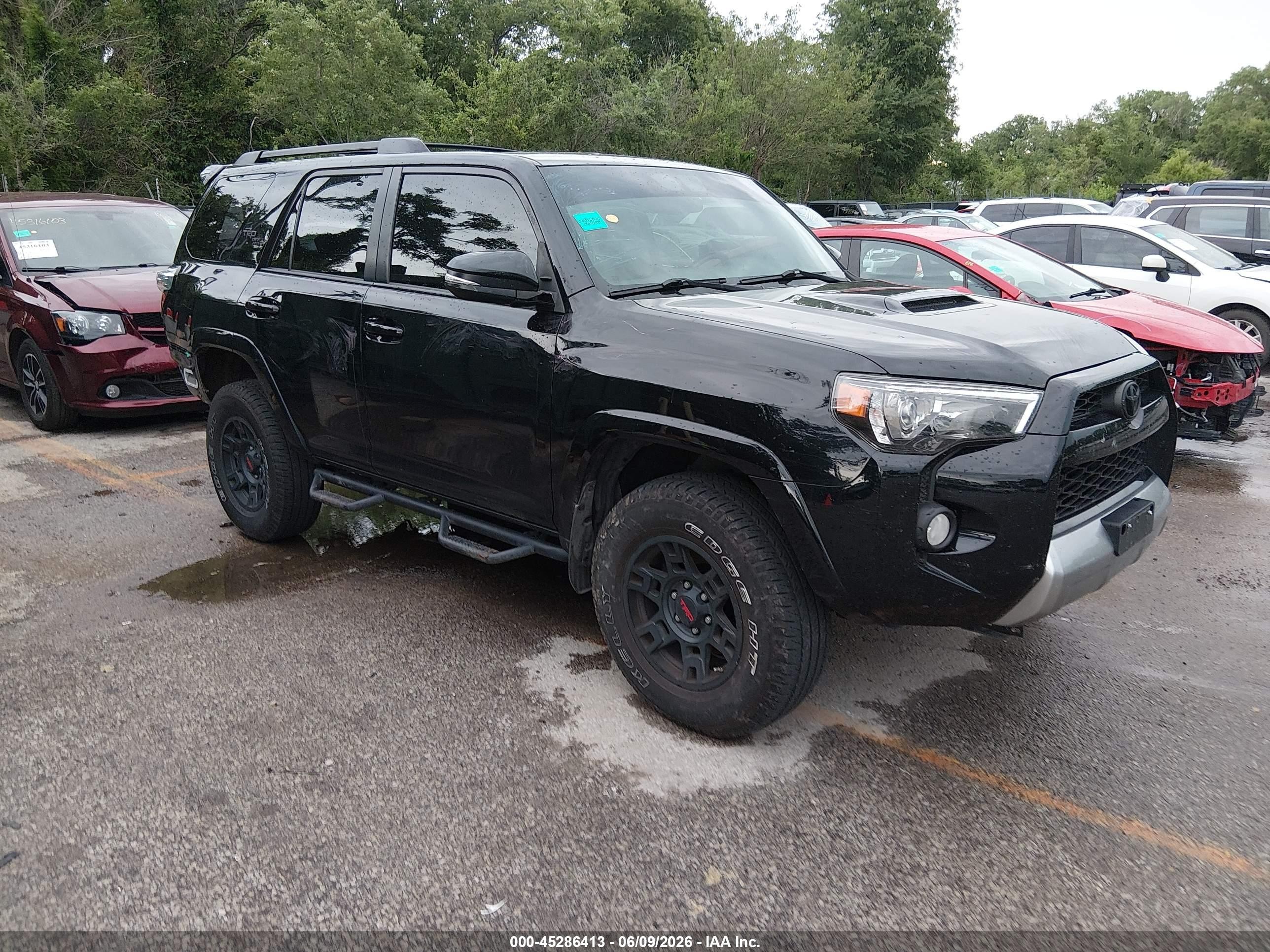 2019 Toyota 4Runner Limited Nightshade, VIN JTEBU5JR9K5646338 — Rear end