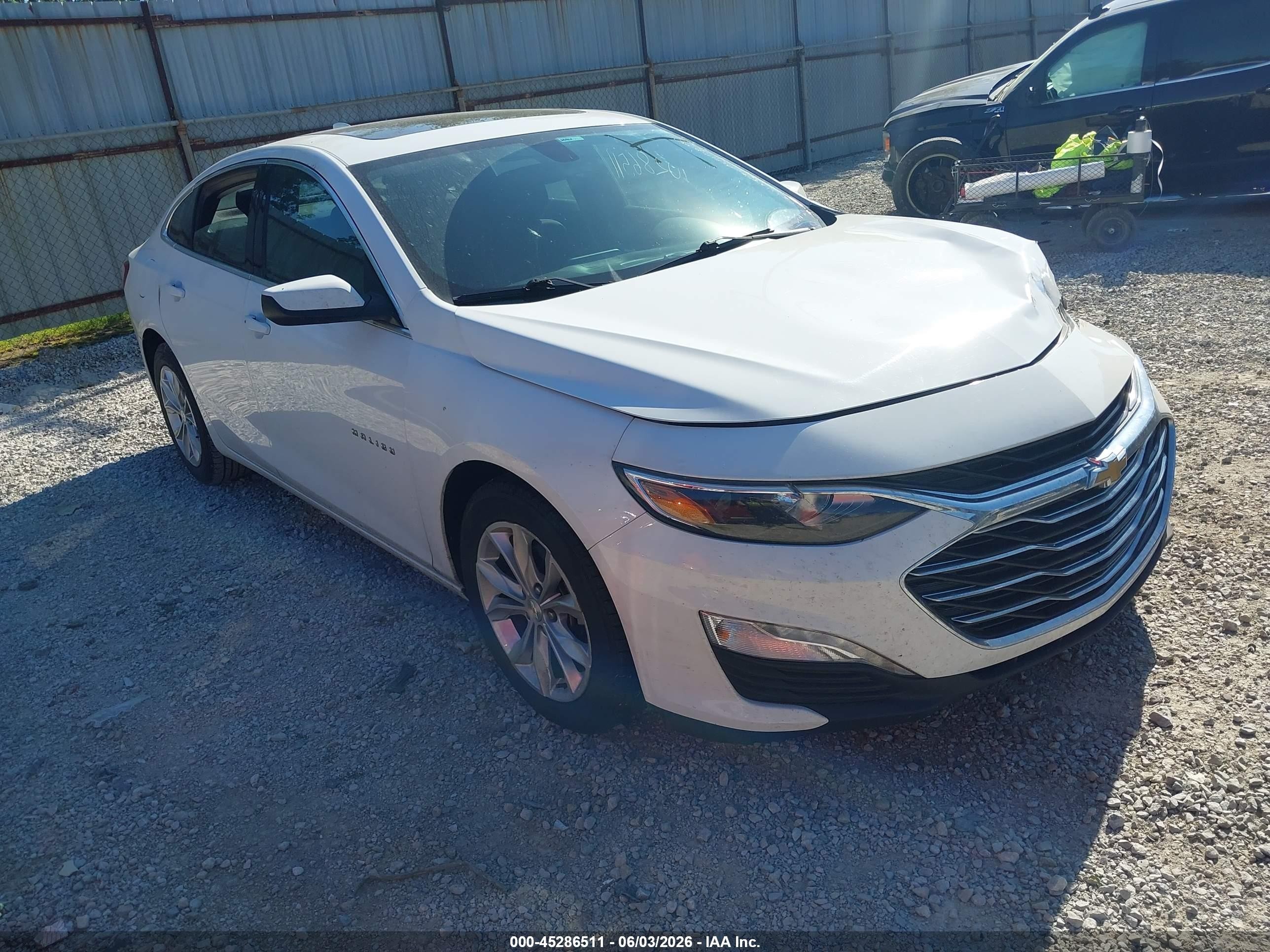 2022 Chevrolet Malibu LT, VIN 1G1ZD5ST9NF127293 — Перед