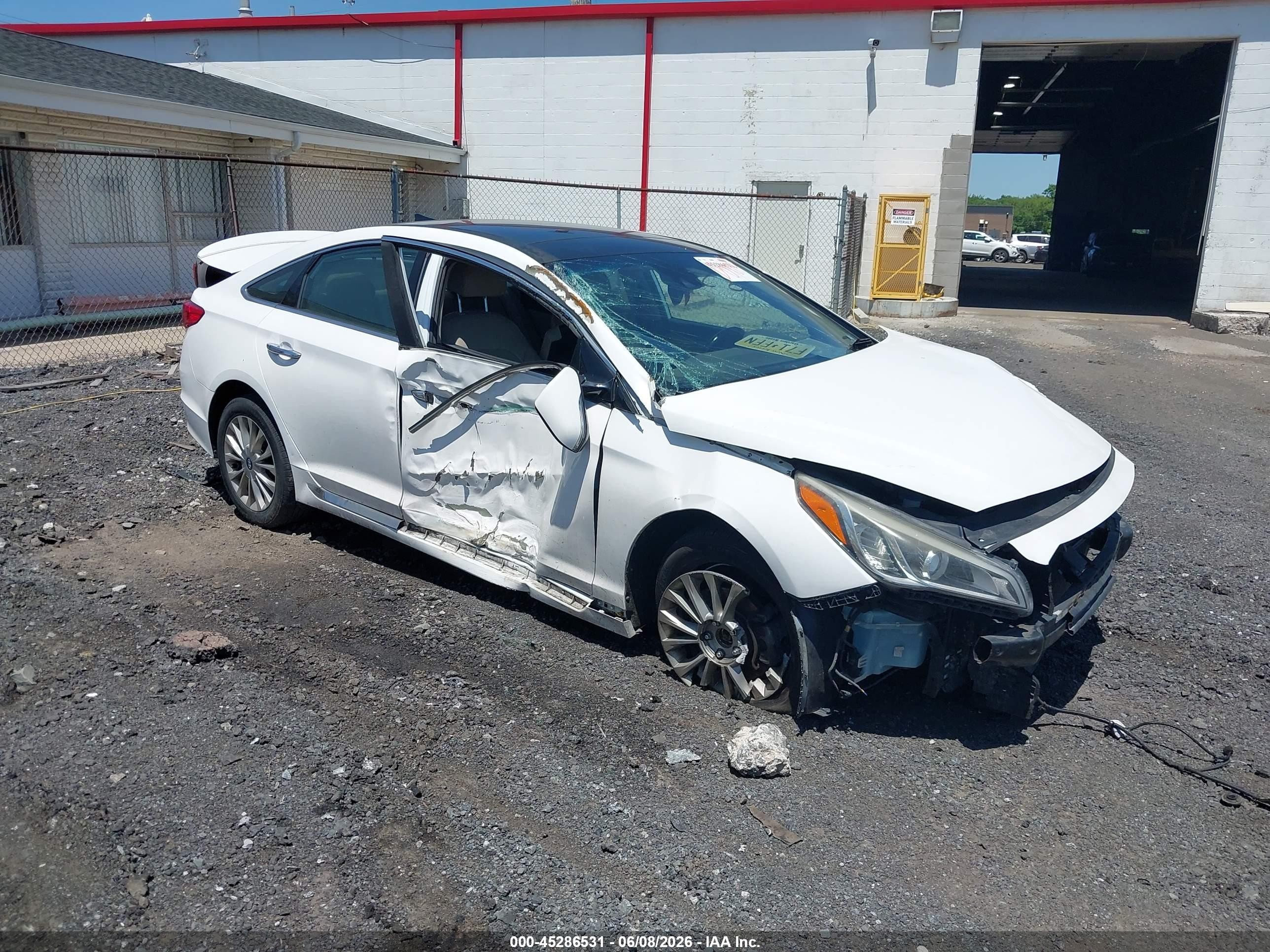 2015 Hyundai Sonata Sport, VIN 5NPE34AF0FH089572 — Front end