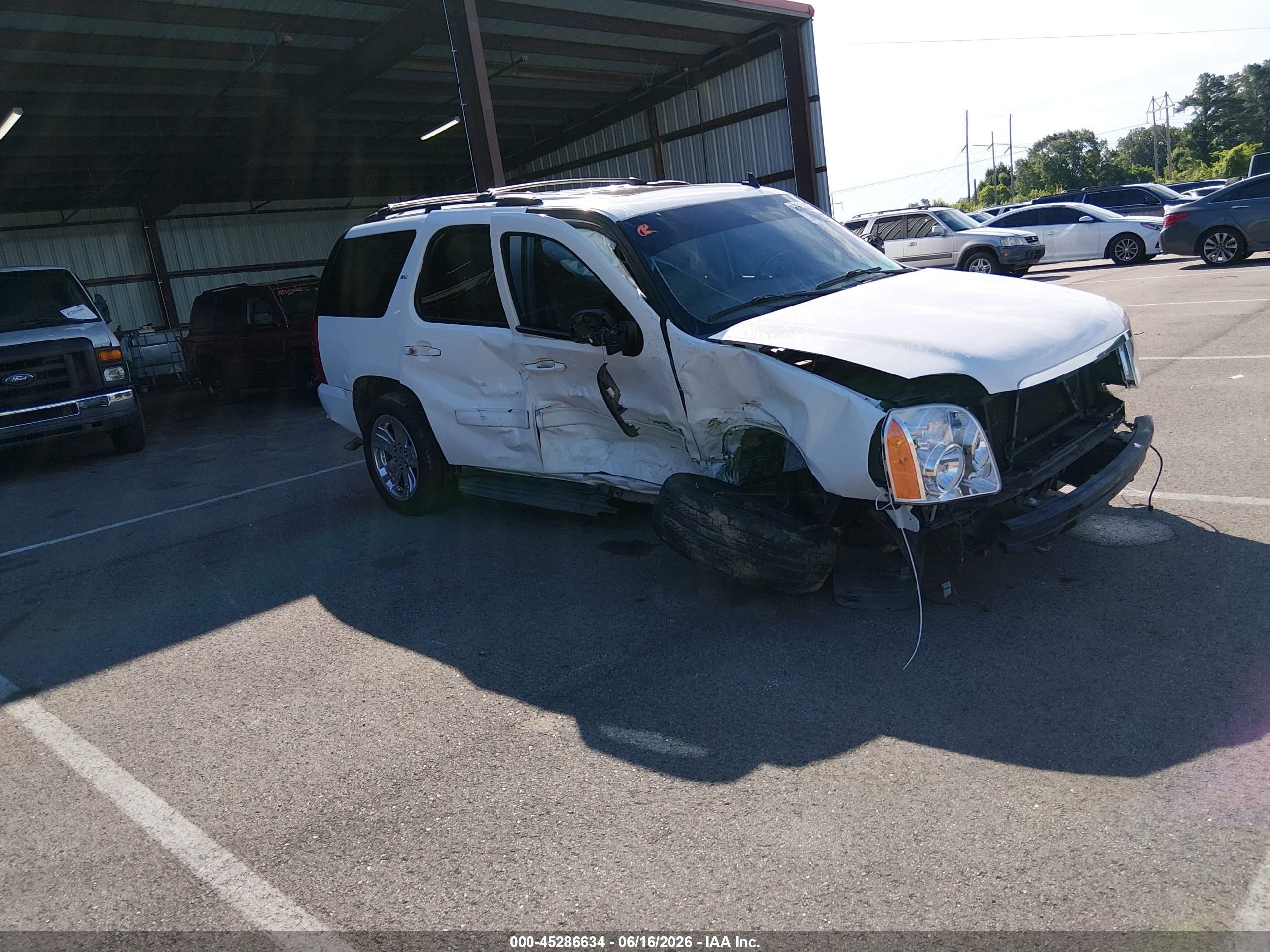 2014 GMC Yukon SLT, VIN 1GKS1CE02ER185773 — All over