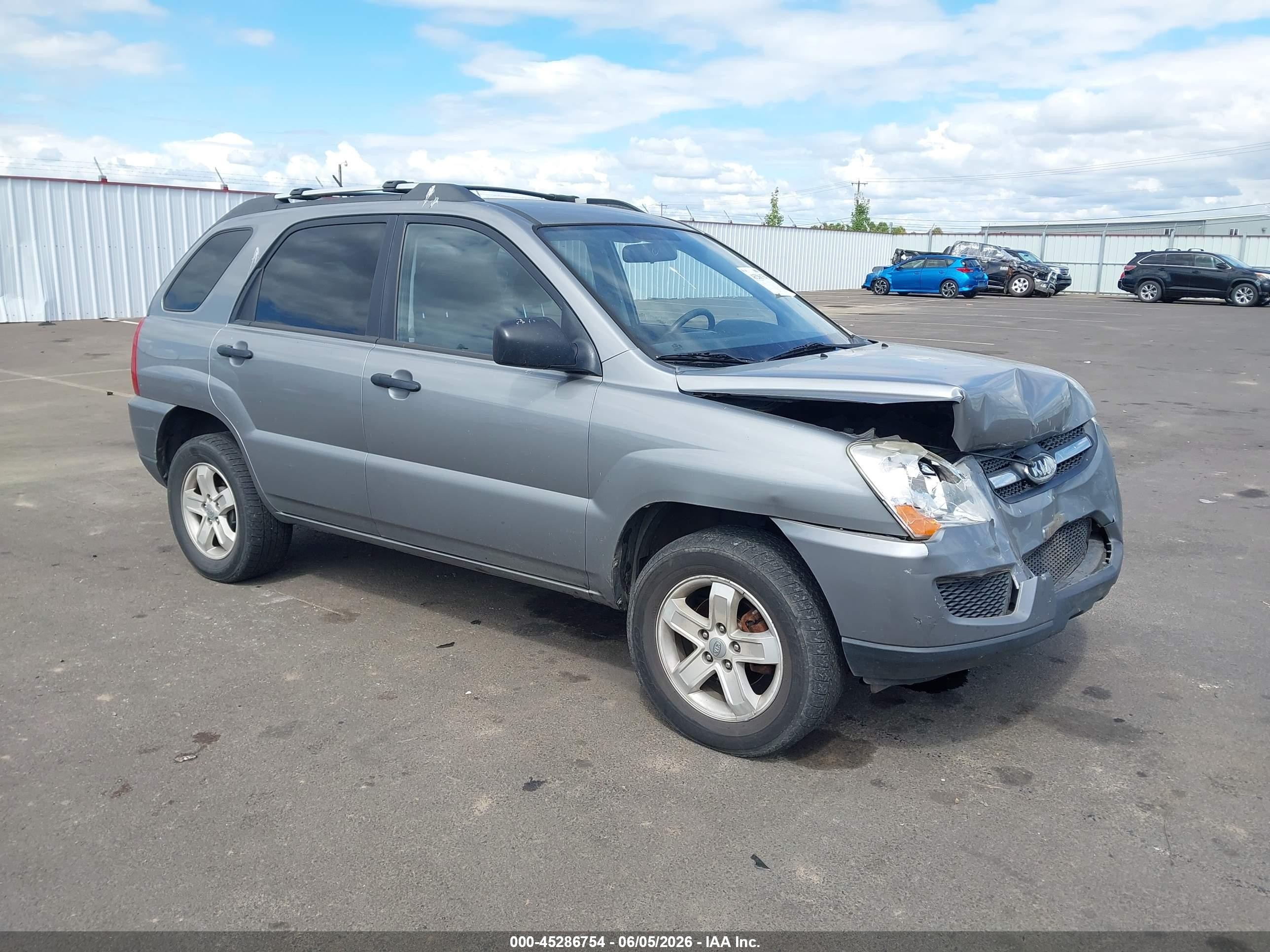 2010 Kia Sportage LX, VIN KNDKGCA30A7708515 — Front end
