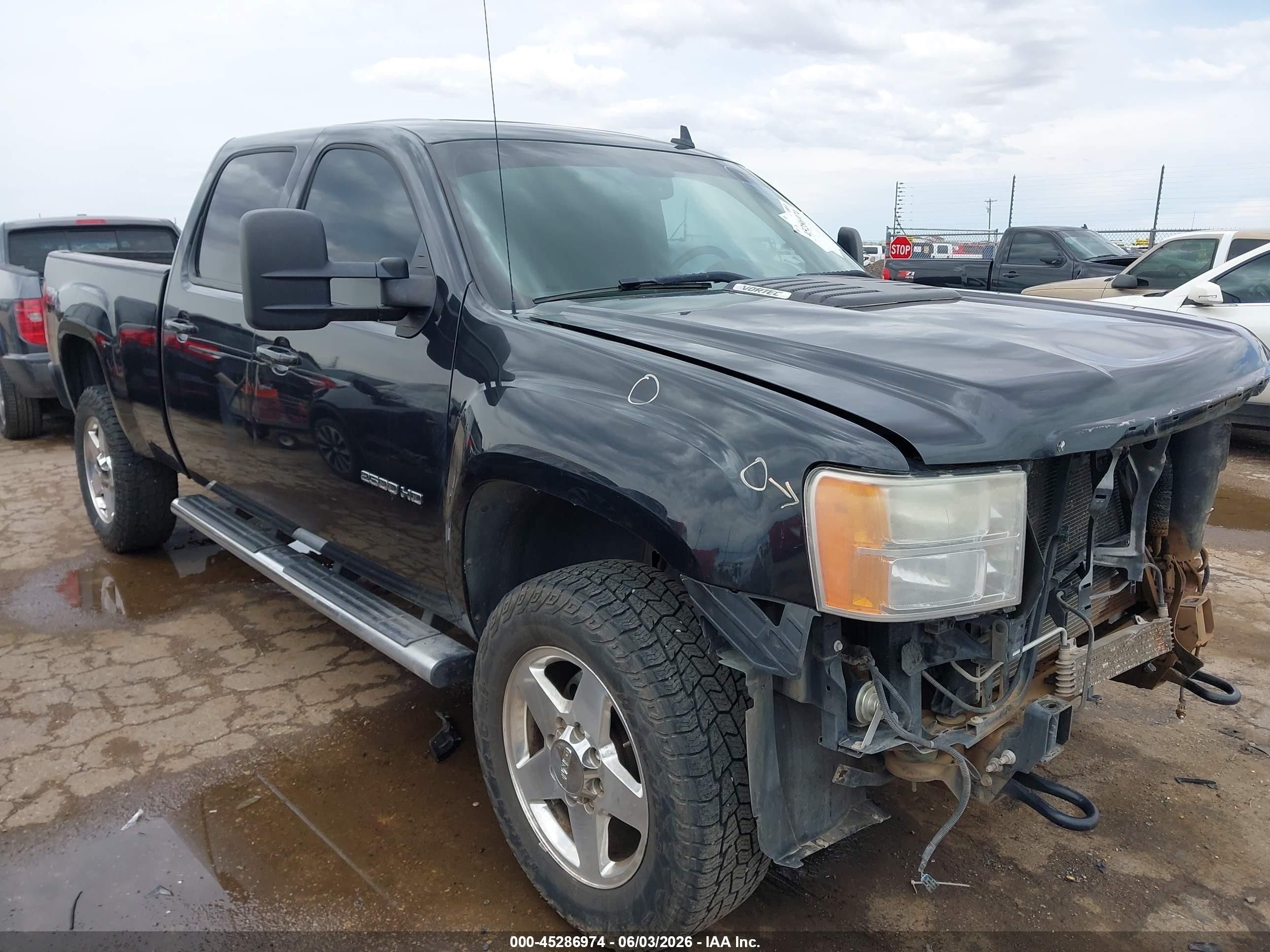 2012 GMC Sierra 2500HD SLT, VIN 1GT121EG5CF204191 — Front end