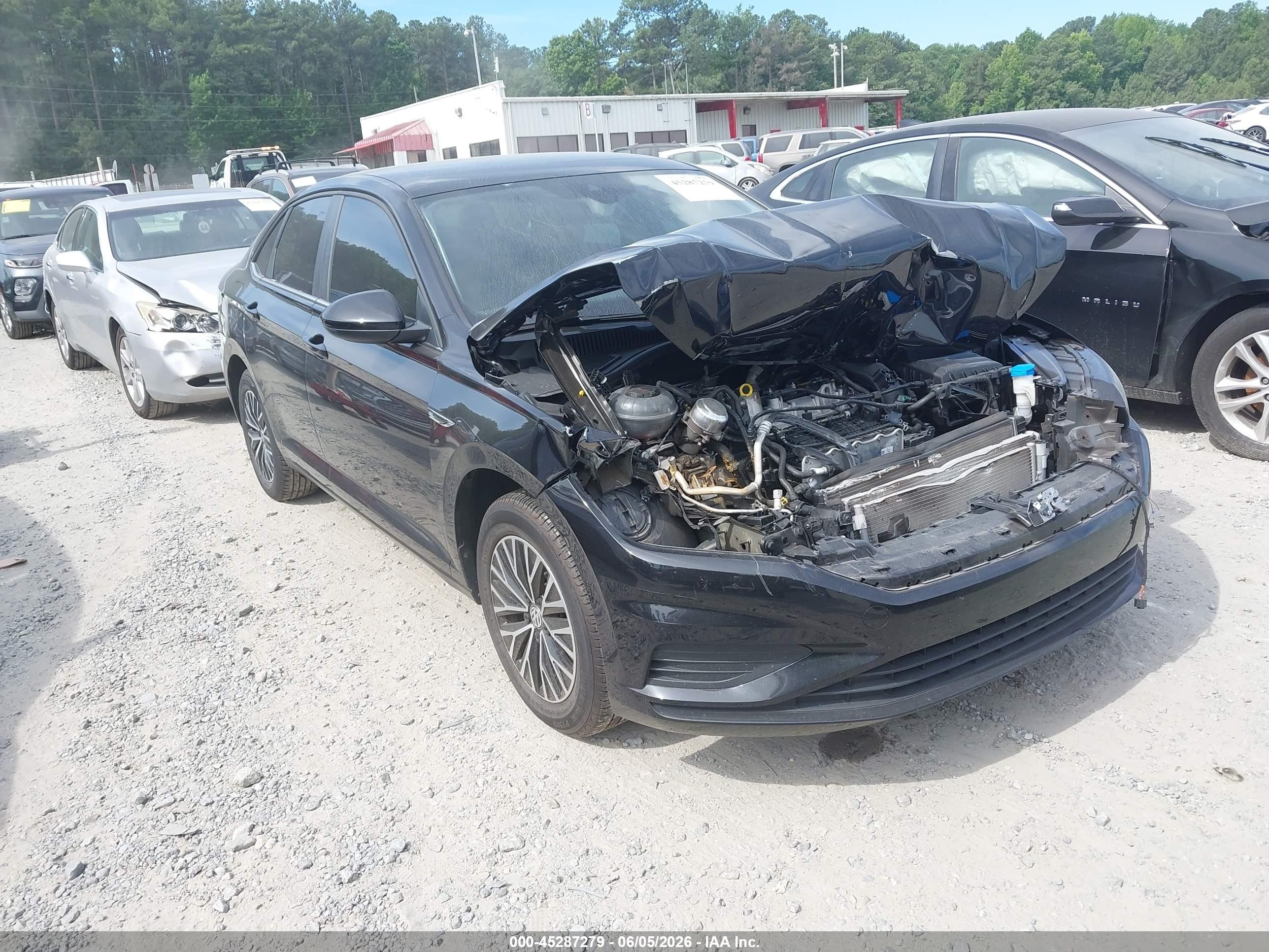 2019 Volkswagen Jetta SEL, VIN 3VWE57BU0KM259505 — Перед