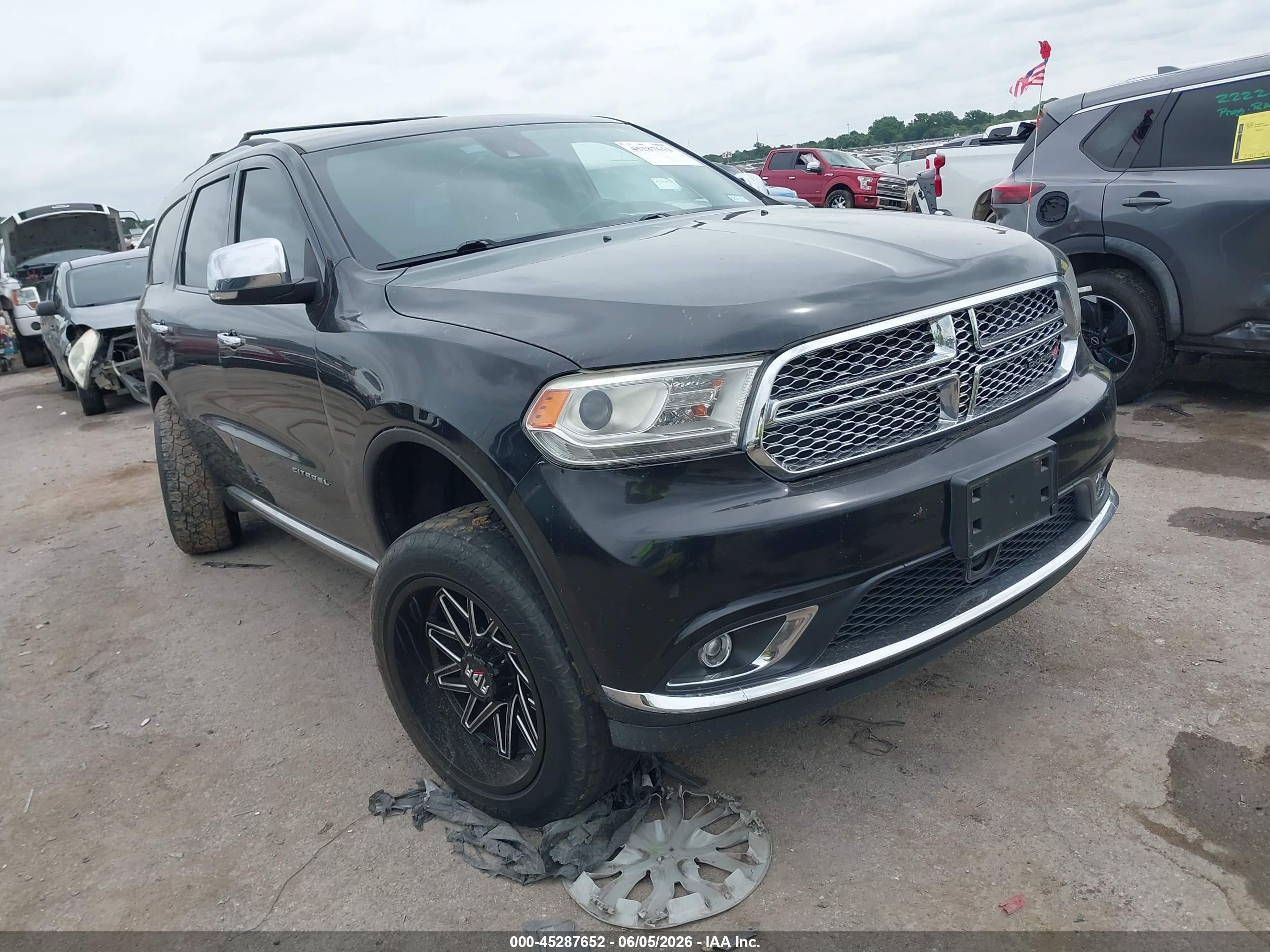 2015 Dodge Durango Citadel, VIN 1C4RDJEG0FC954004 — Side
