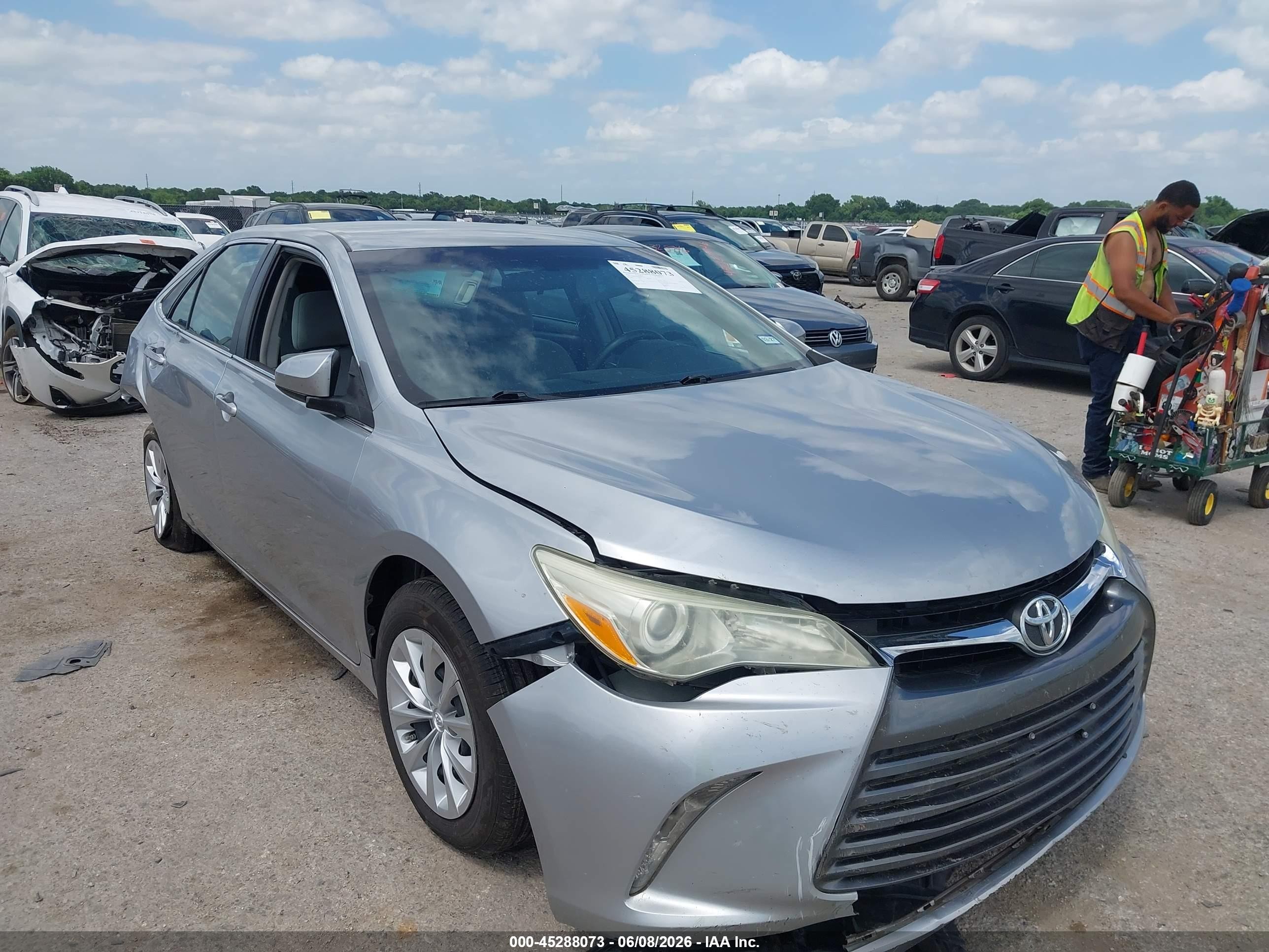 2015 Toyota Camry LE, VIN 4T4BF1FK1FR465234 — Зад
