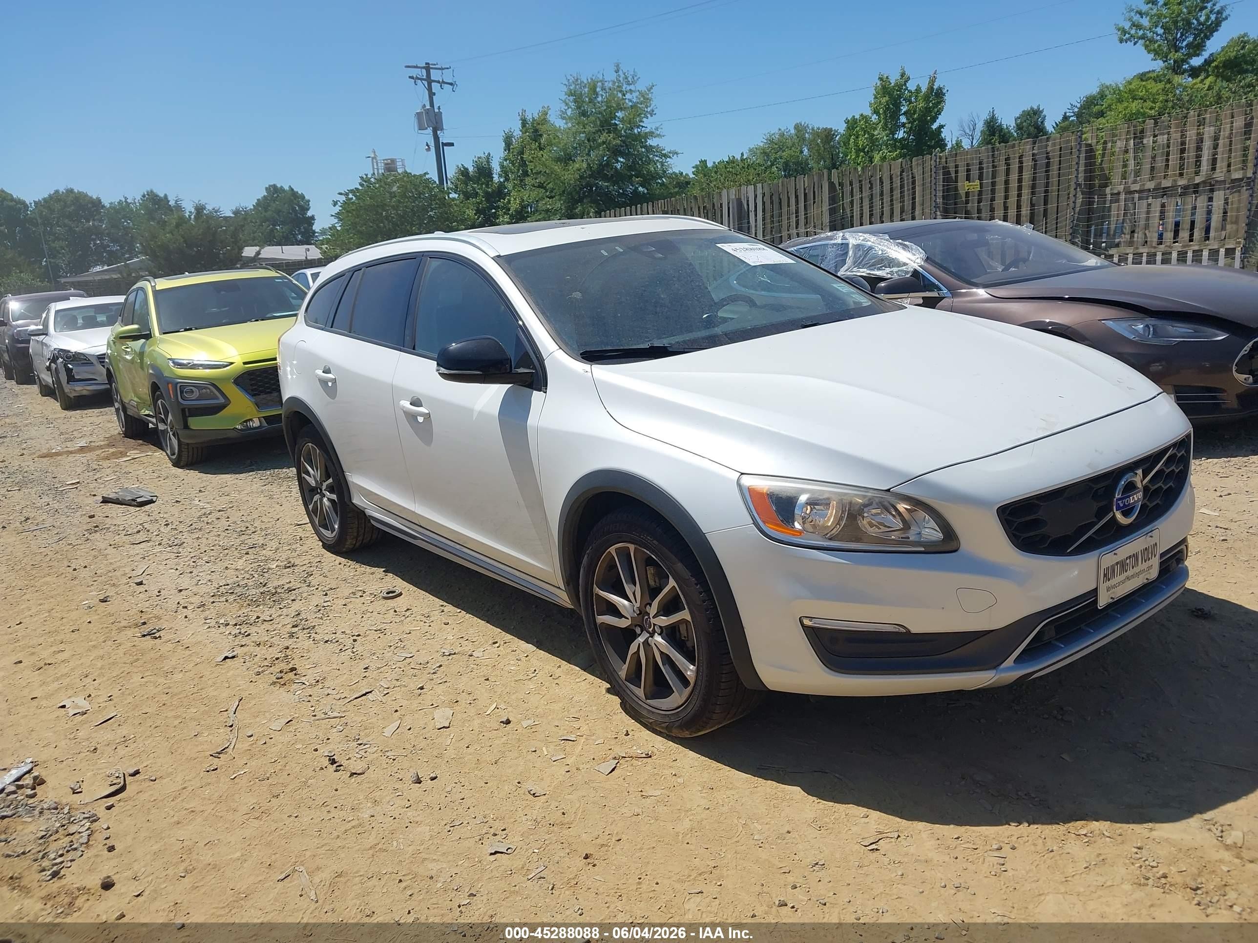 2016 Volvo V60 T5, VIN YV4612HK5G1010470 — Not stated