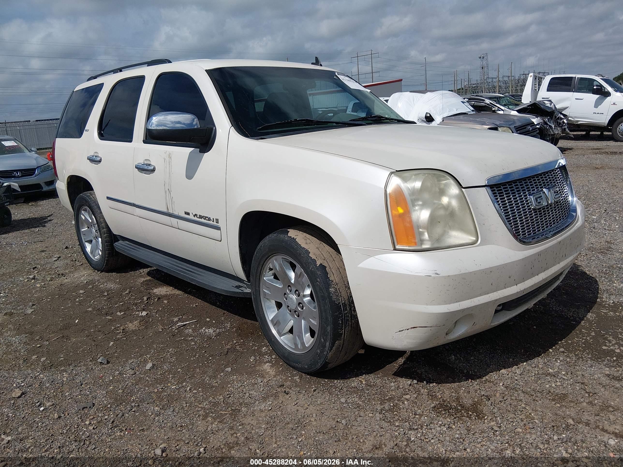 2009 GMC Yukon SLT 4SB, VIN 1GKEC33369R224813 — Front end
